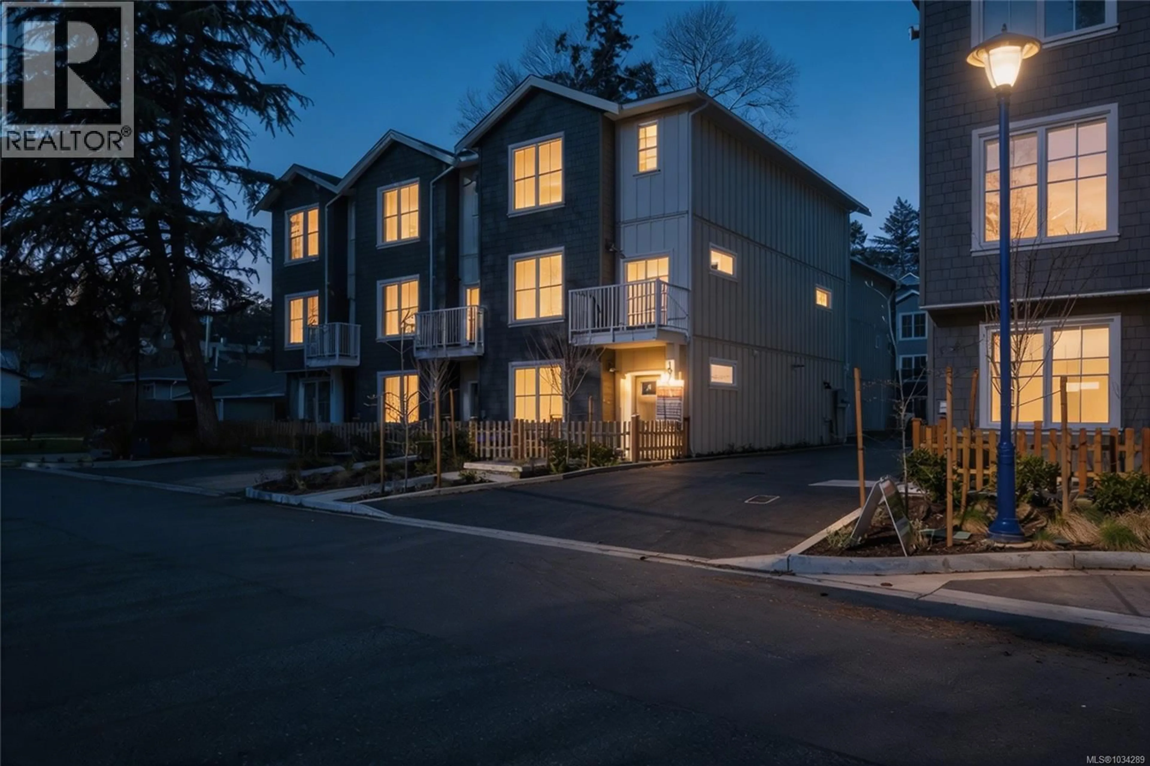 Unknown for 102 - 2770 VANTILBURG CRESCENT, Langford British Columbia V9B3K4