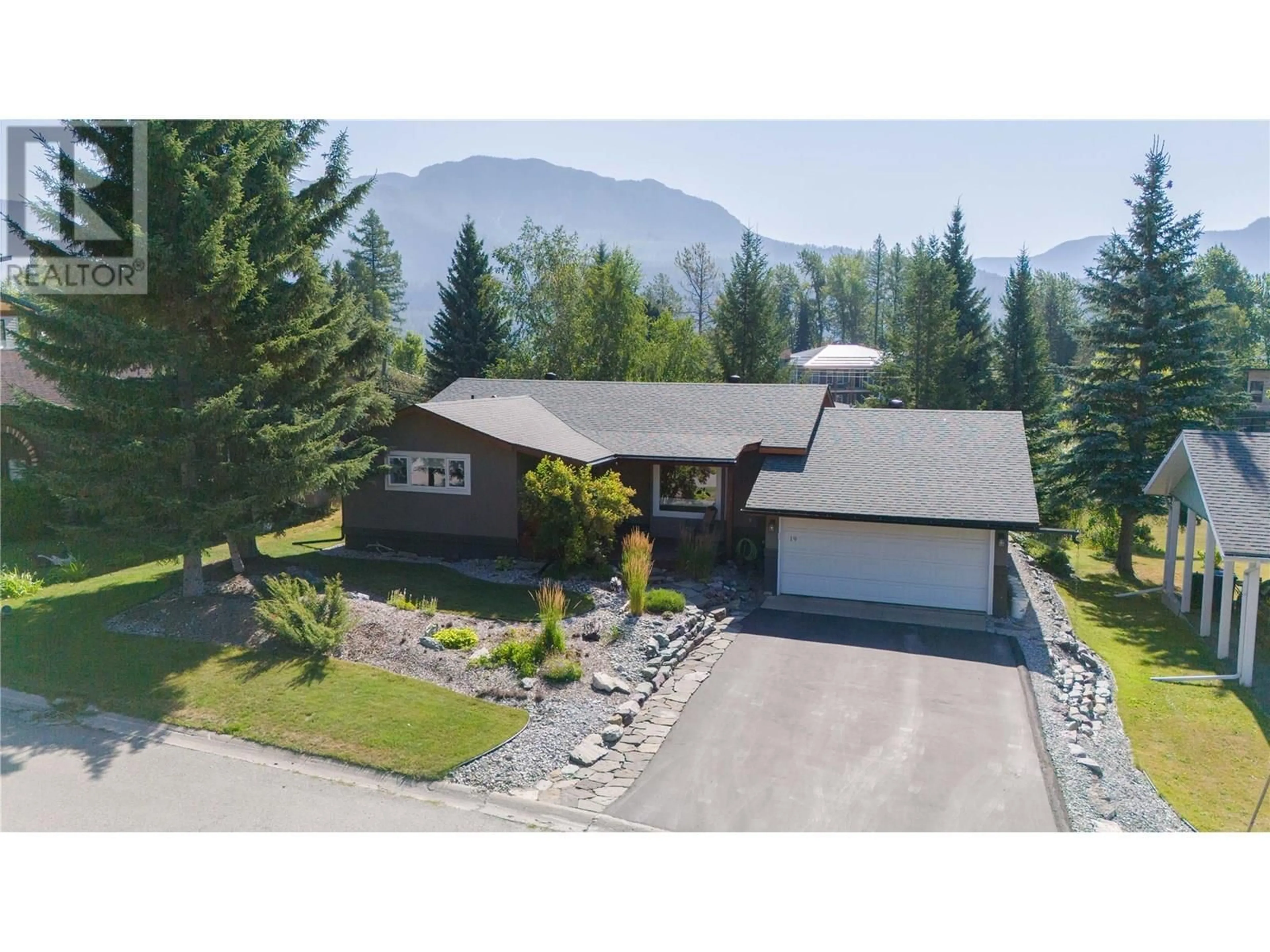 A pic from outside/outdoor area/front of a property/back of a property/a pic from drone, mountain view for 19 ASPEN CRESCENT, Fernie British Columbia V0B1M5