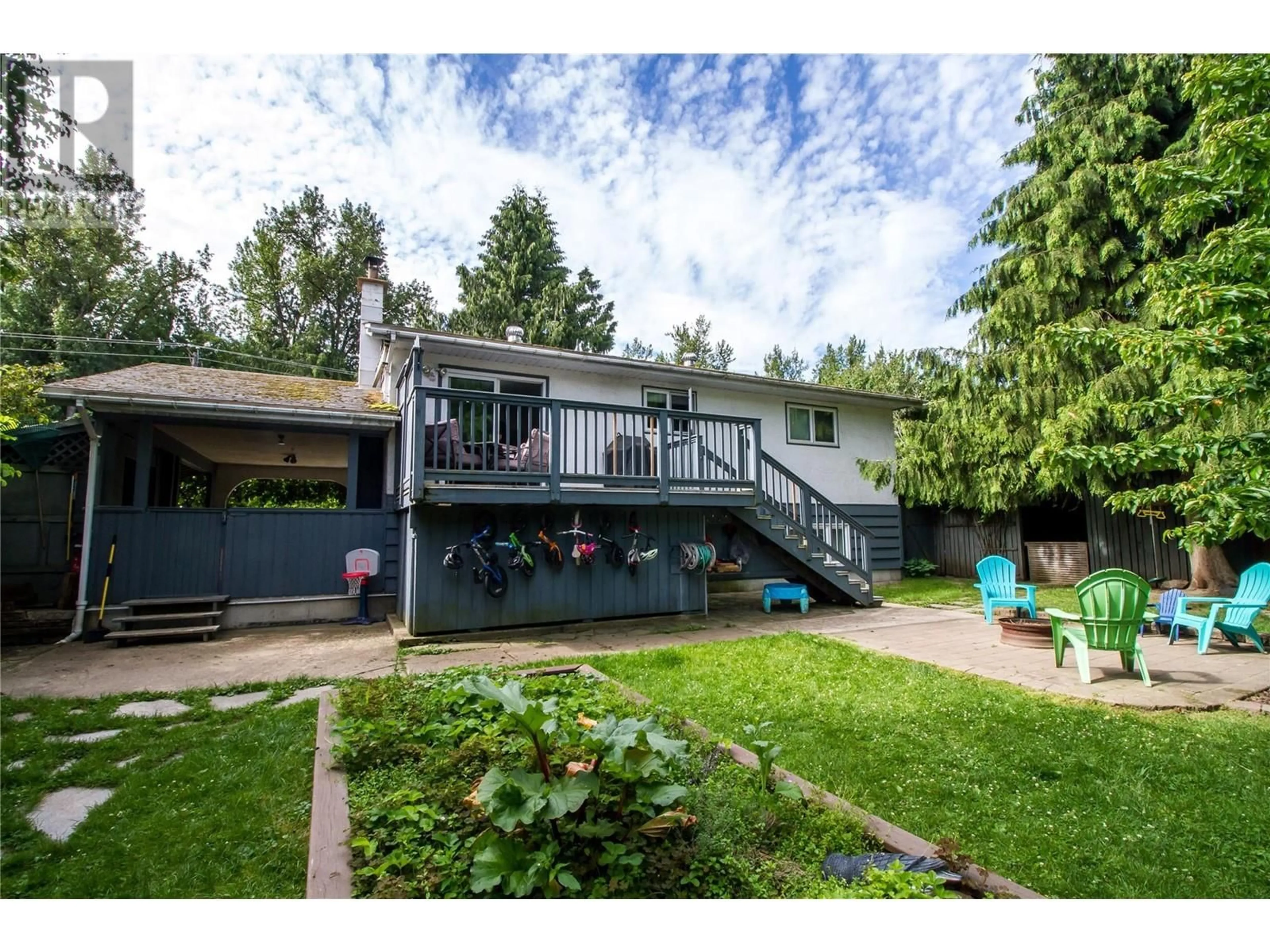 A pic from outside/outdoor area/front of a property/back of a property/a pic from drone, unknown for 1518 NICHOL ROAD, Revelstoke British Columbia V0E2S1