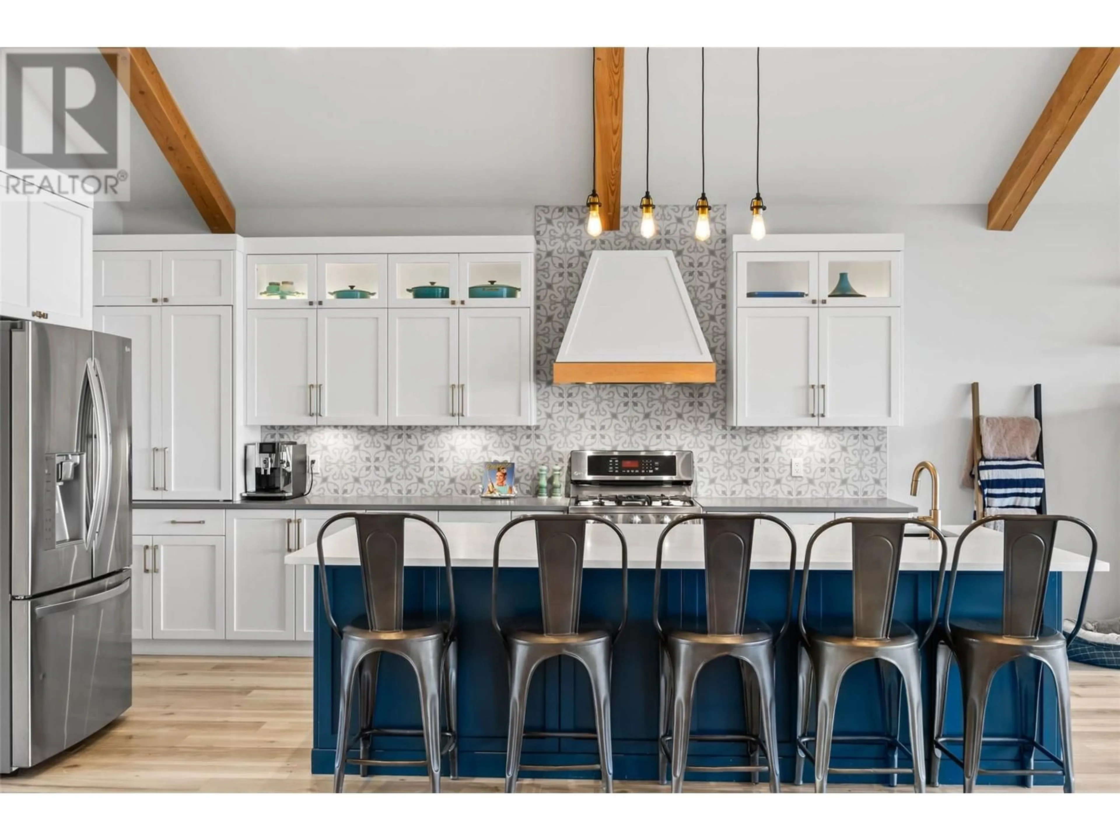 Open concept kitchen, unknown for 319 LAKESHORE DRIVE, Chase British Columbia v0e1m0