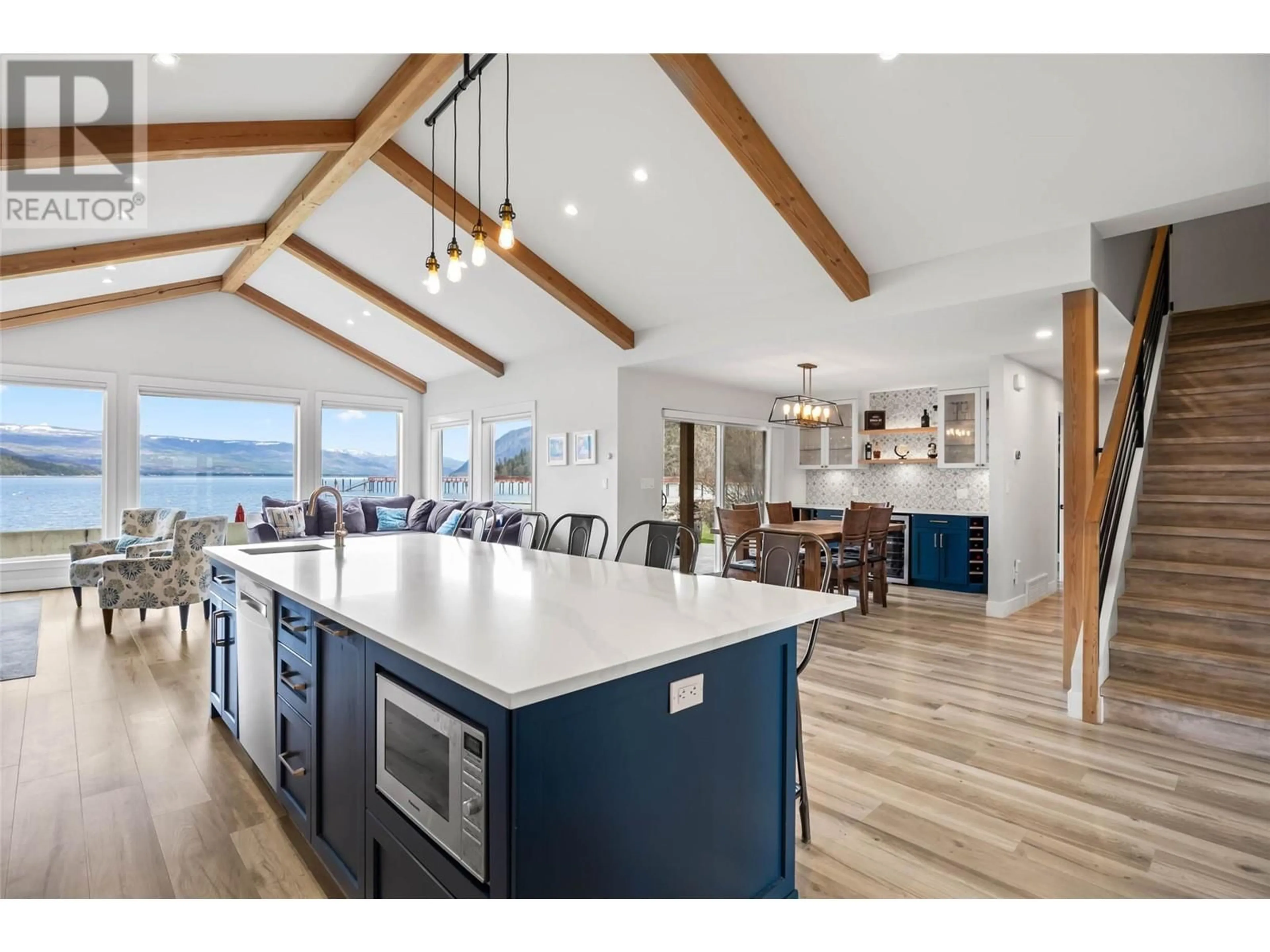Open concept kitchen, wood/laminate floor for 319 LAKESHORE DRIVE, Chase British Columbia v0e1m0