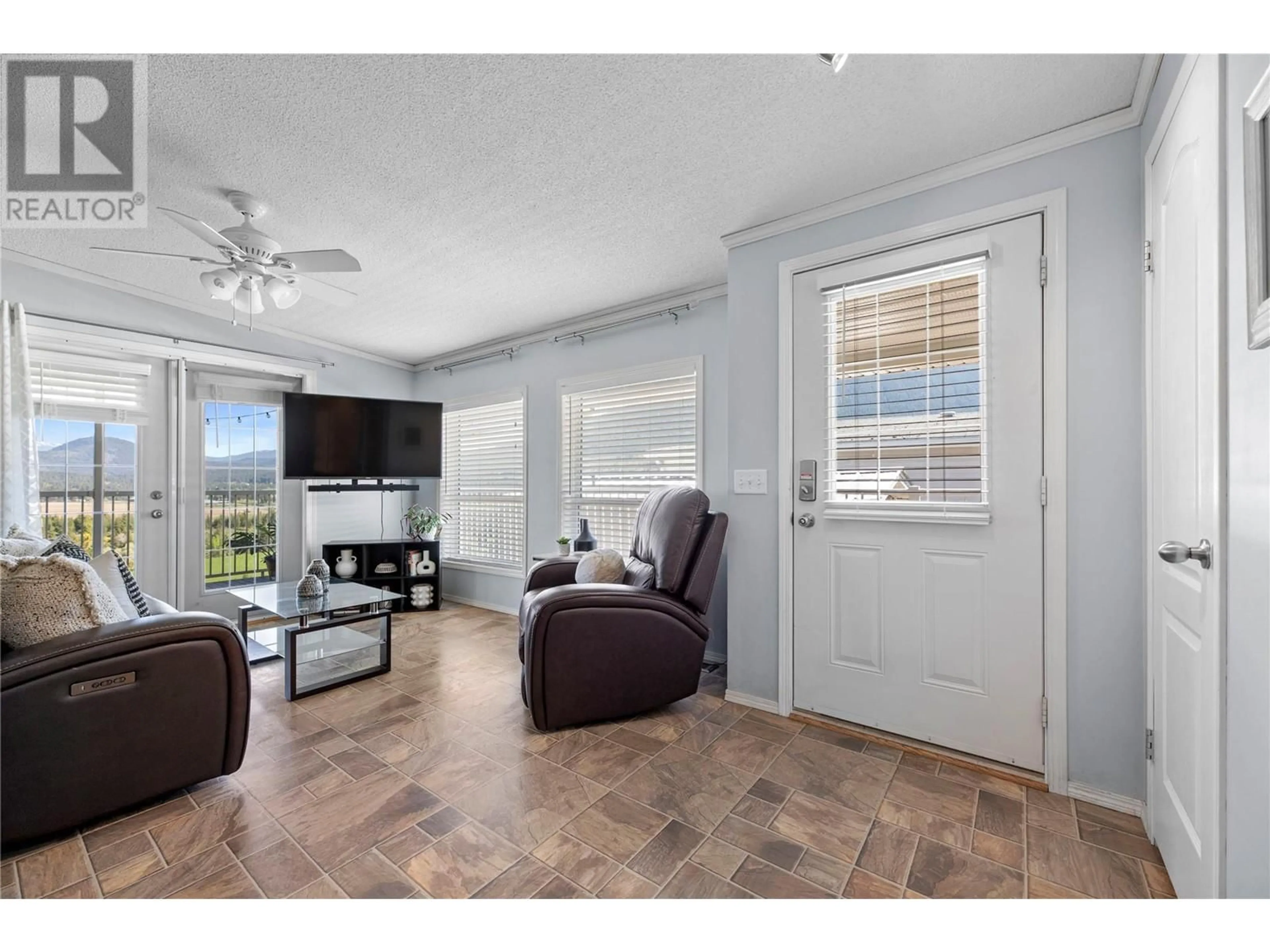 Living room with furniture, unknown for 25 - 1885 TAPPEN NOTCH HILL ROAD, Tappen British Columbia V0E2X3