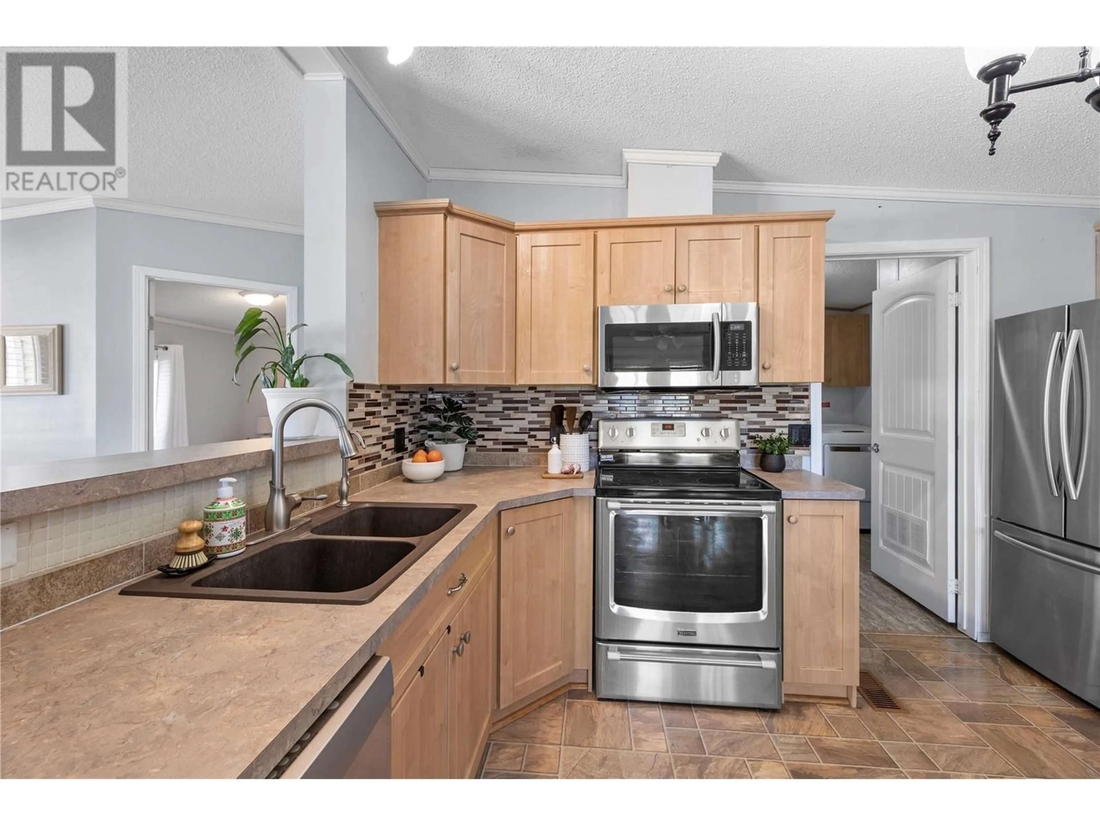 Standard kitchen, ceramic/tile floor for 25 - 1885 TAPPEN NOTCH HILL ROAD, Tappen British Columbia V0E2X3