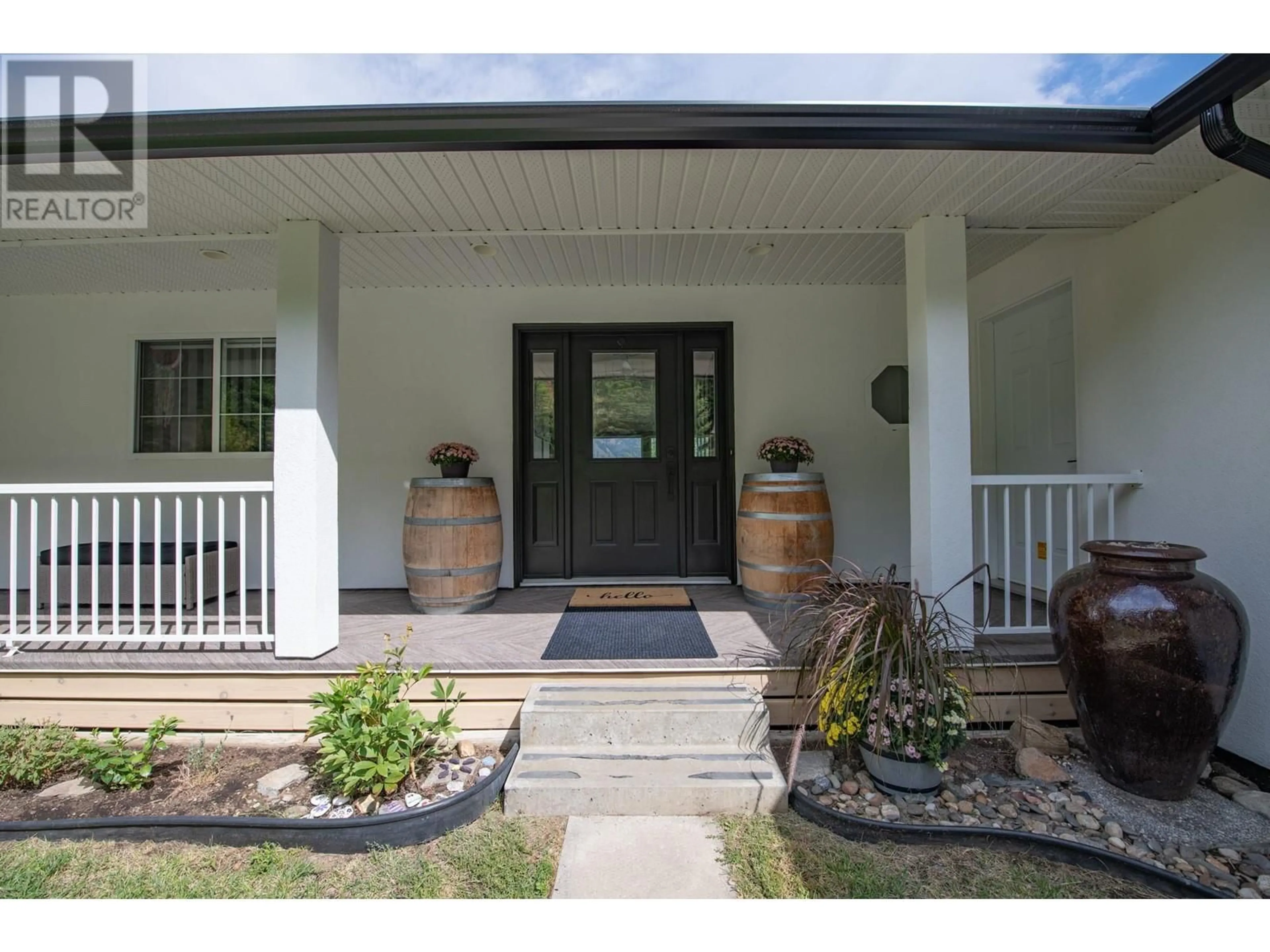 Indoor entryway for 209 HORNER ROAD, Lumby British Columbia V0E2G7