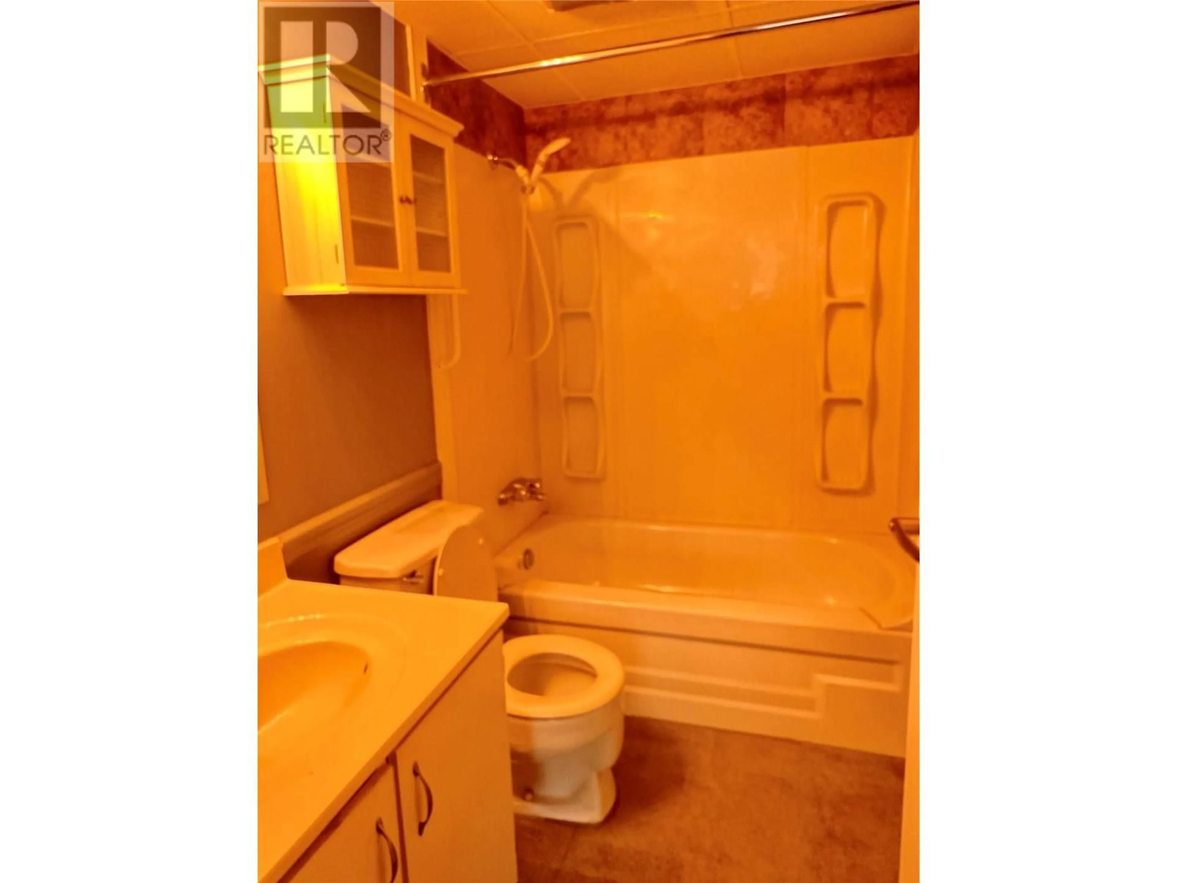 Standard bathroom, unknown for 311 - 1410 PENTICTON AVENUE, Penticton British Columbia V2A2N5