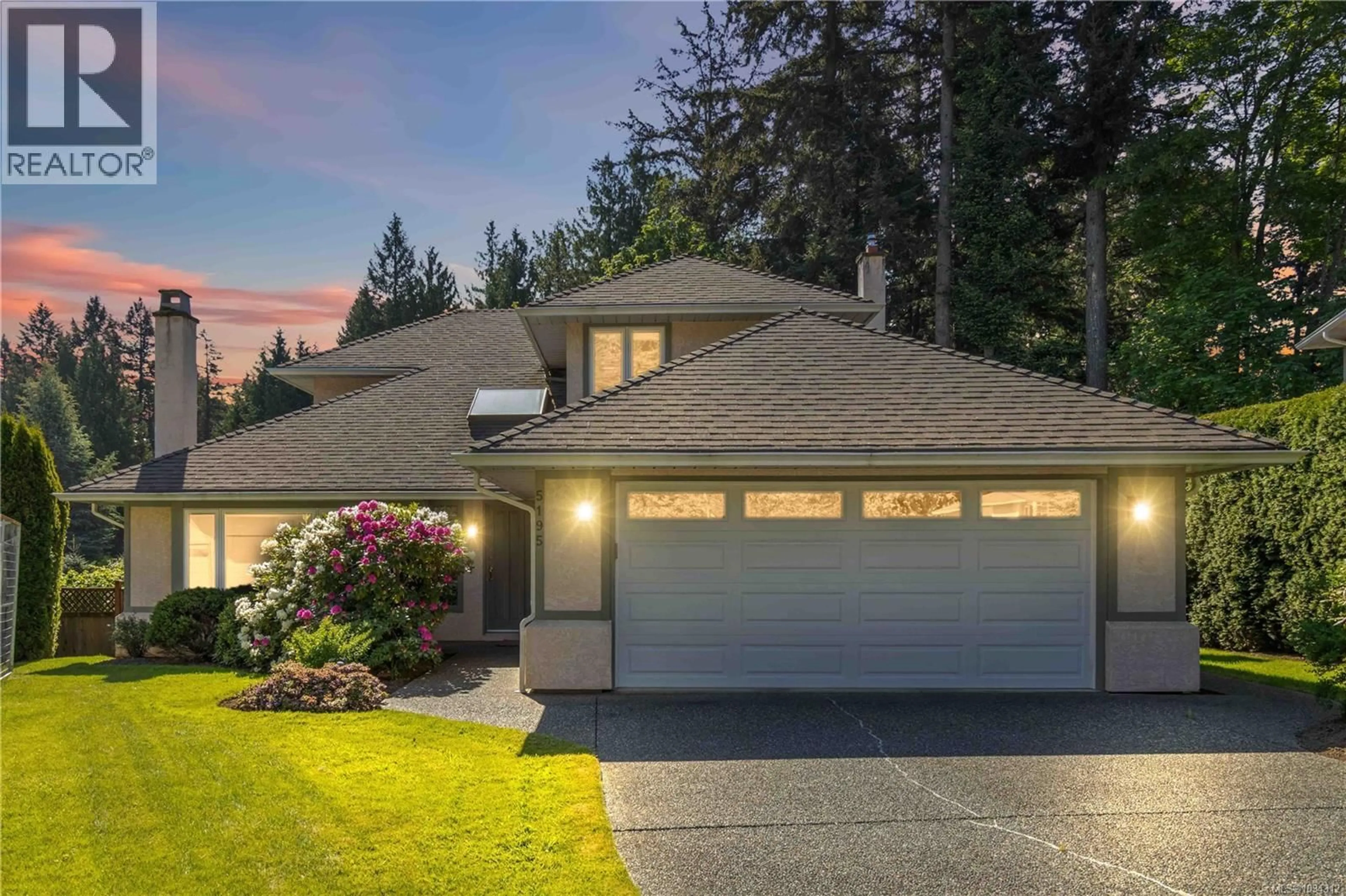Home with vinyl exterior material, street for 5195 WALEMA COURT, Saanich British Columbia V8Y2T7