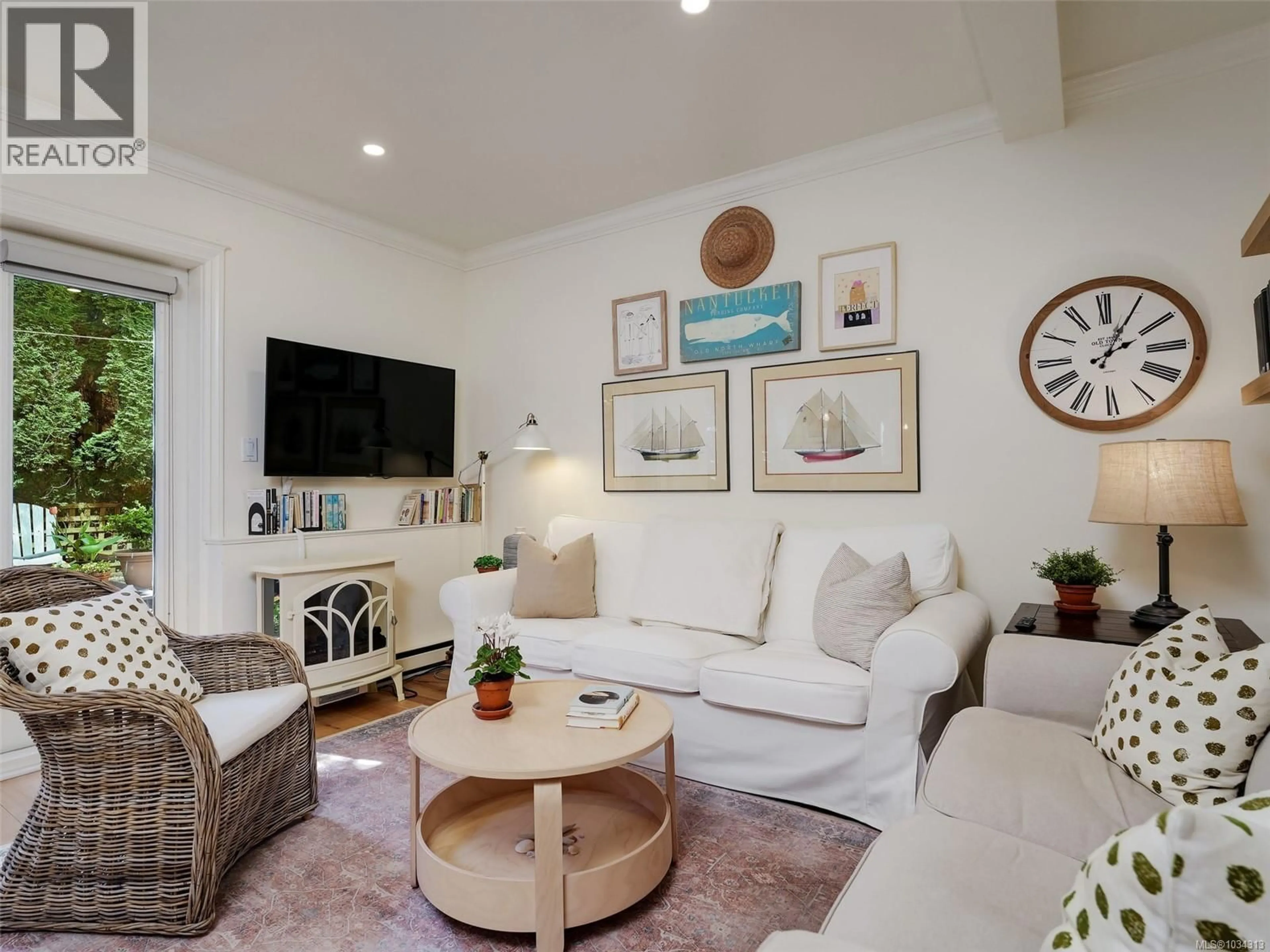 Living room with furniture, unknown for C - 142 ST. LAWRENCE STREET, Victoria British Columbia V8V1X8