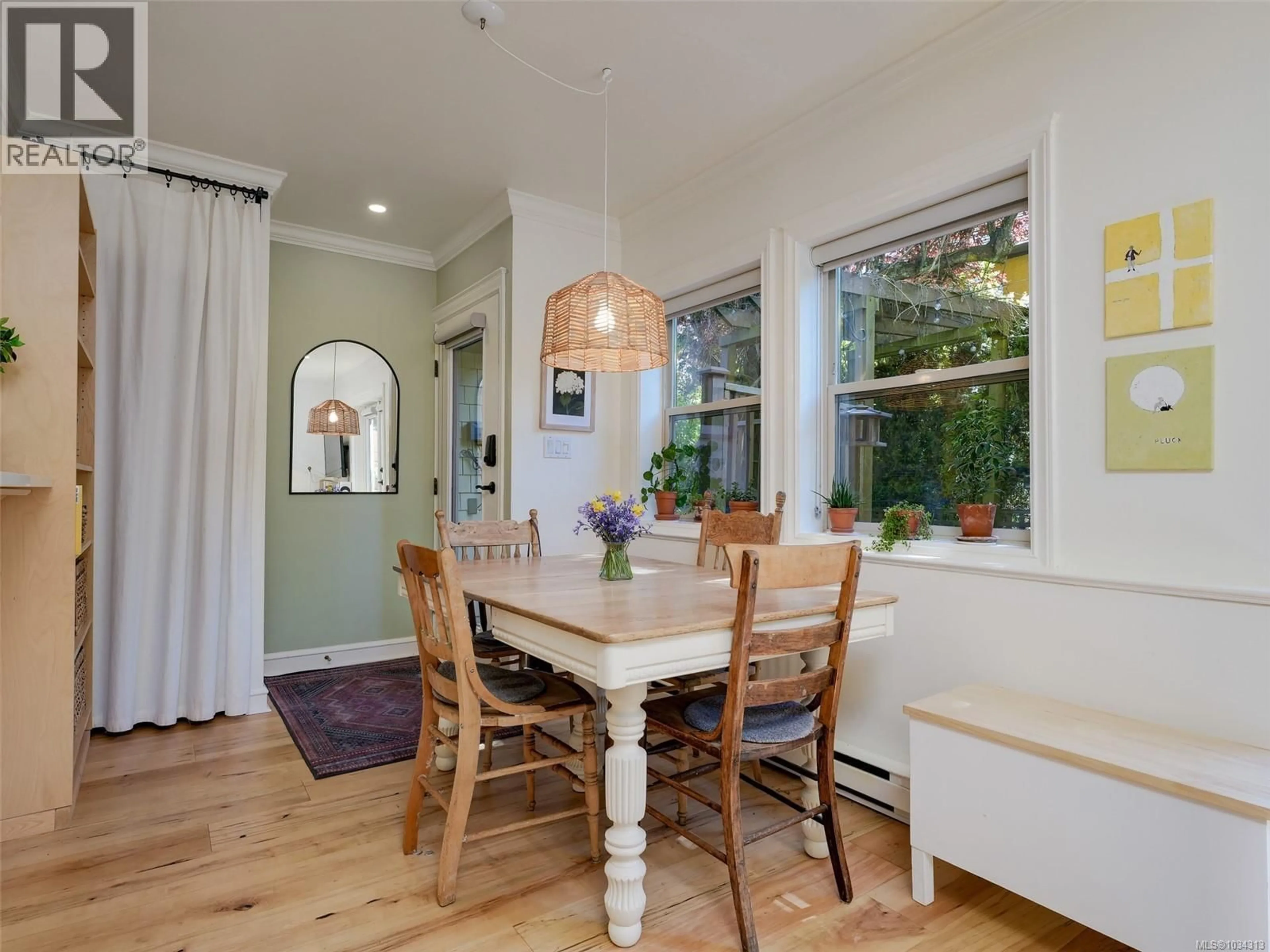 Dining room, wood/laminate floor for C - 142 ST. LAWRENCE STREET, Victoria British Columbia V8V1X8