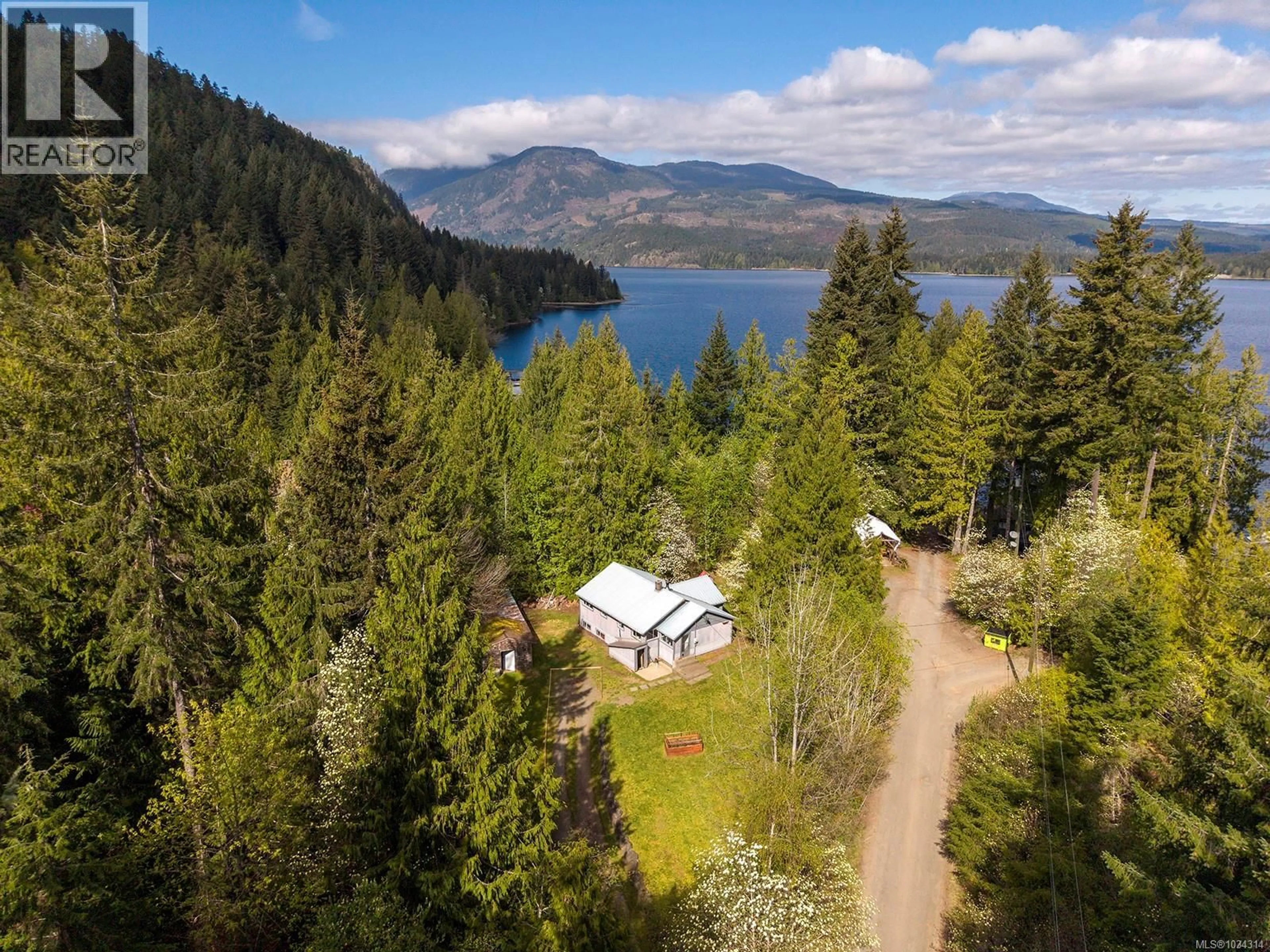 A pic from outside/outdoor area/front of a property/back of a property/a pic from drone, water/lake/river/ocean view for 10 HORBURY ROAD, Cumberland British Columbia V0R1S0
