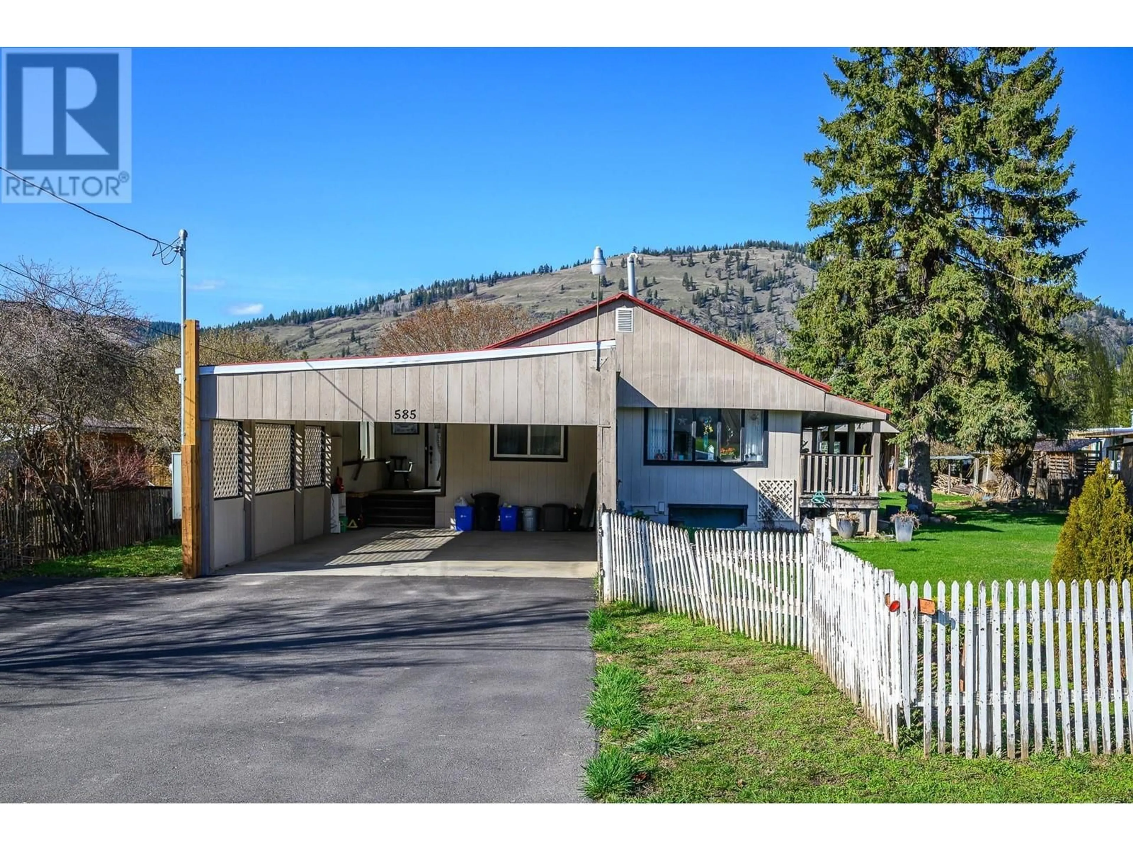 A pic from outside/outdoor area/front of a property/back of a property/a pic from drone, mountain view for 585 WHITEVALE ROAD, Lumby British Columbia V0E2G7