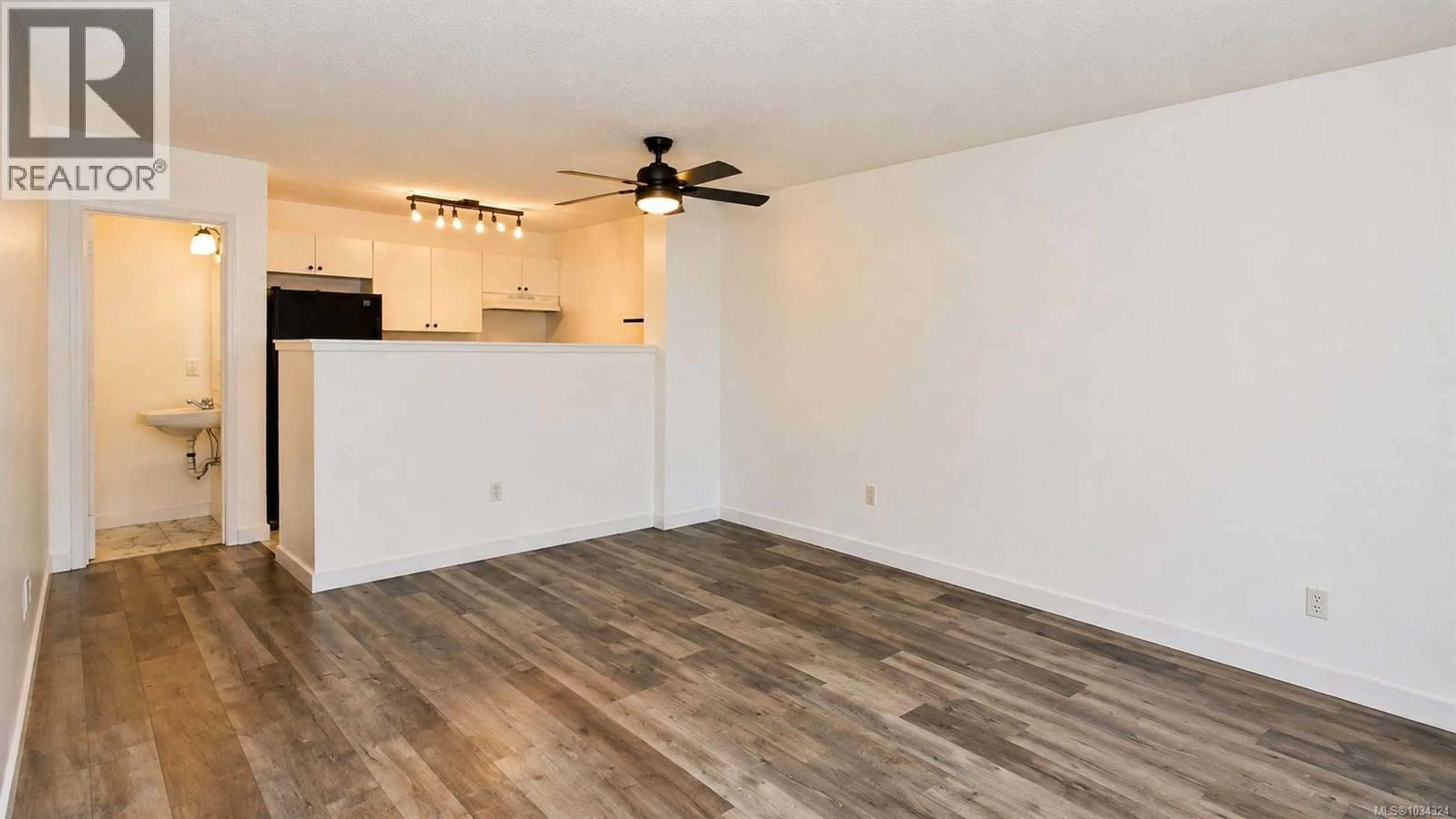A pic of a room for 112 - 824 ISLAND HIGHWAY SOUTH, Campbell River British Columbia V9W1A8