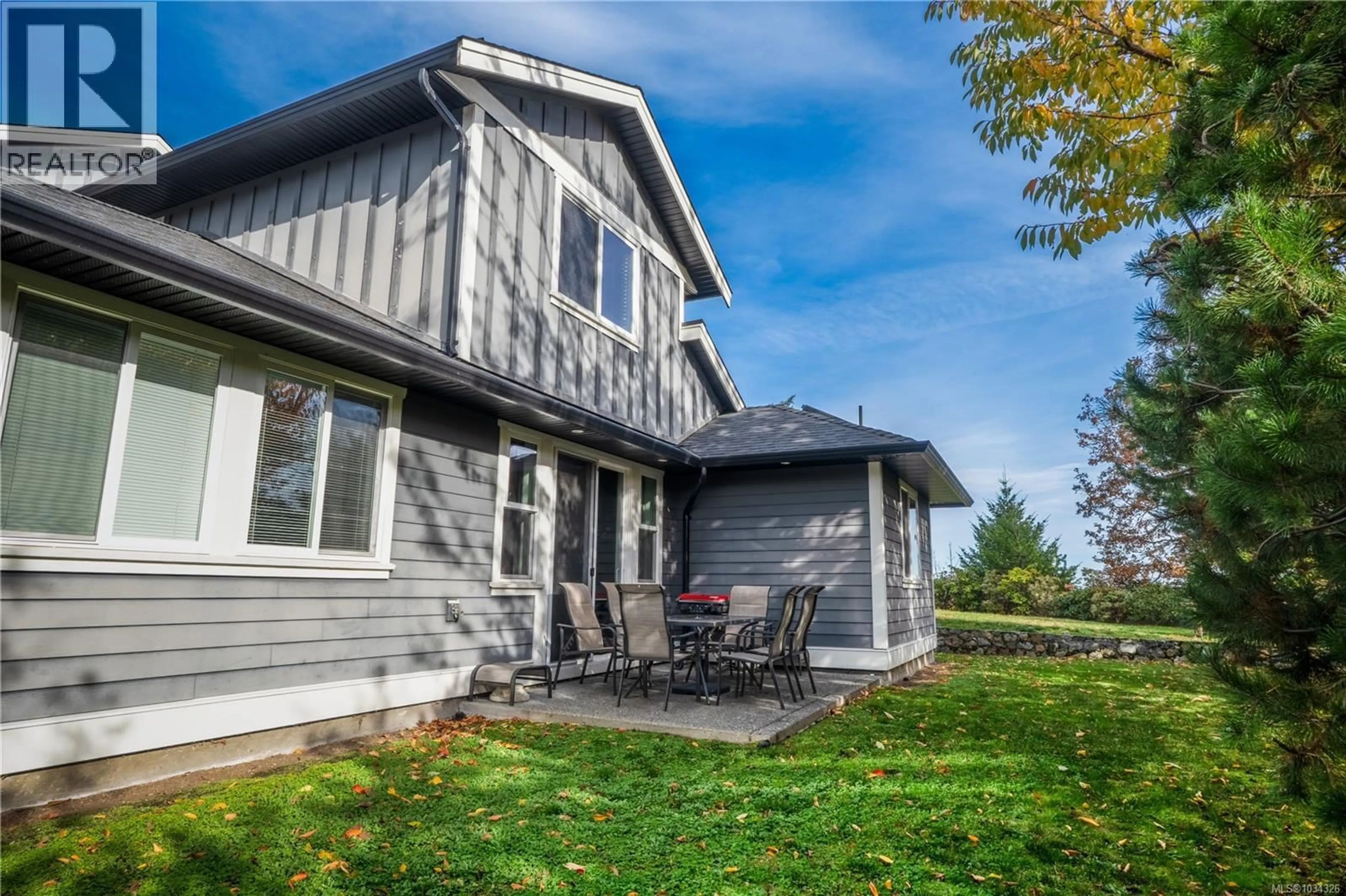 Home with vinyl exterior material, street for 762 EGRET CLOSE, Langford British Columbia V9B0R1