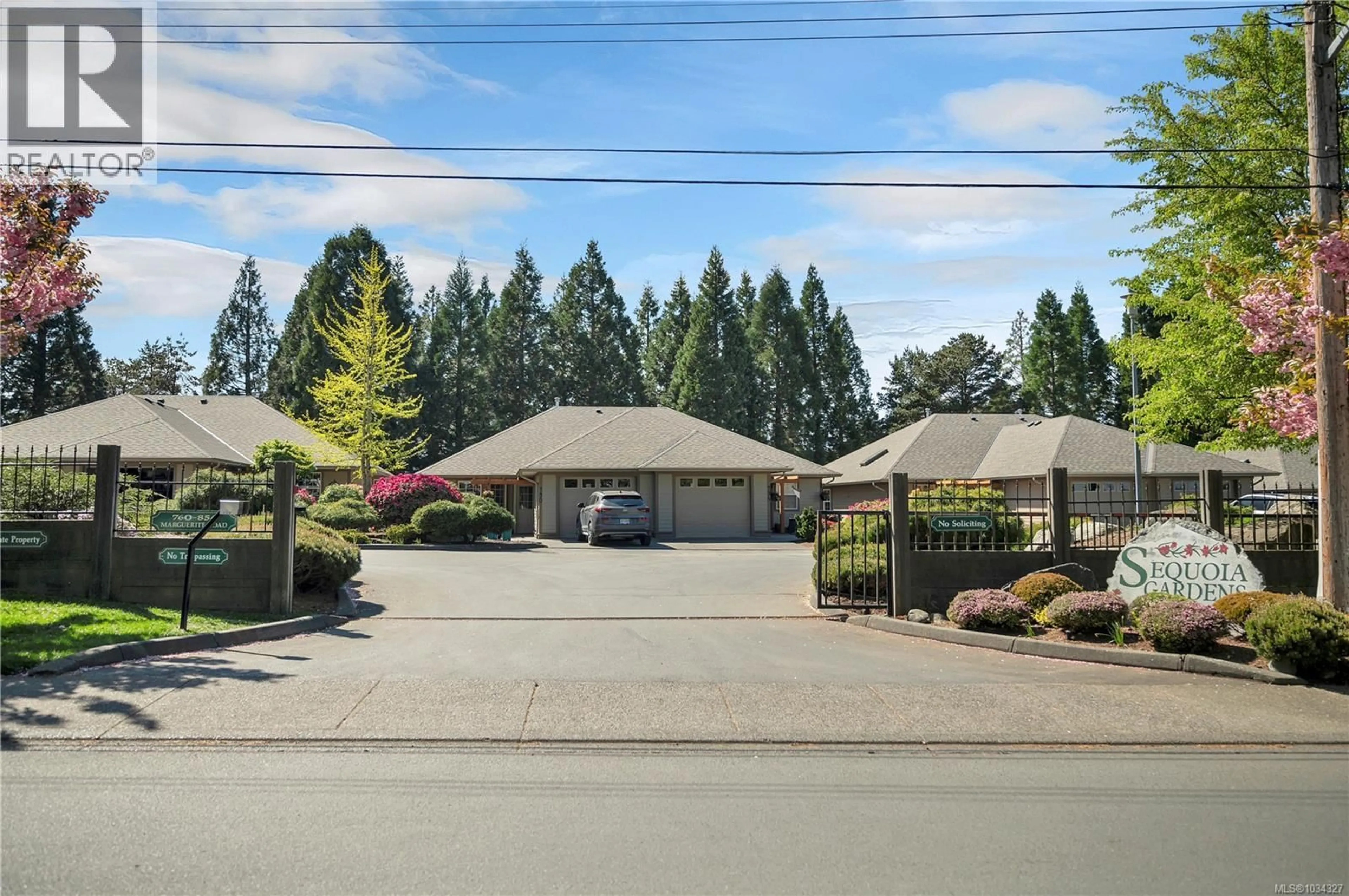 A pic from outside/outdoor area/front of a property/back of a property/a pic from drone, unknown for 760 MARGUERITE ROAD, Campbell River British Columbia V9W3K5