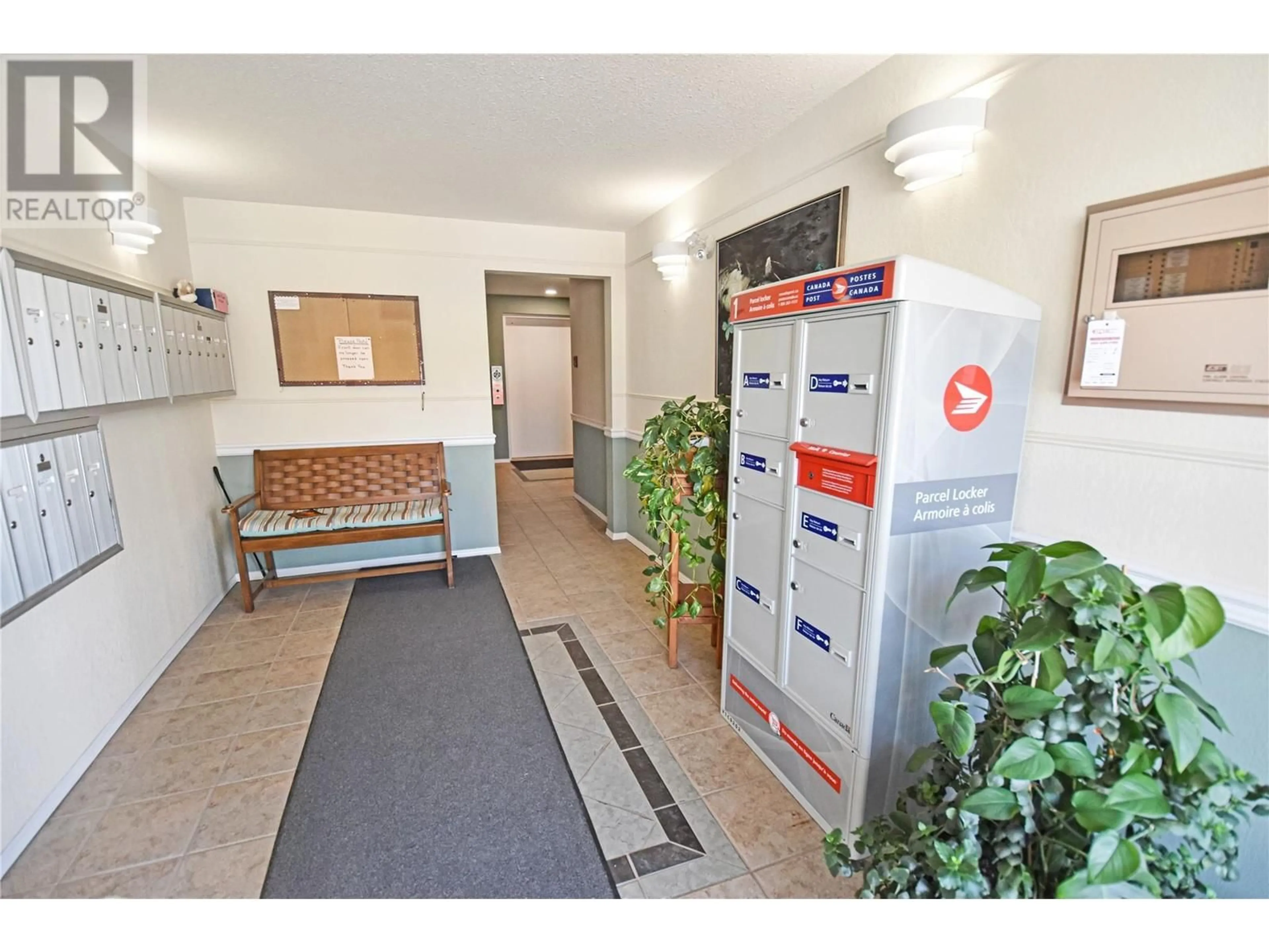 Indoor foyer for 106 - 1201 KOKANEE DRIVE OTHER NORTH, Cranbrook British Columbia V1C6P8