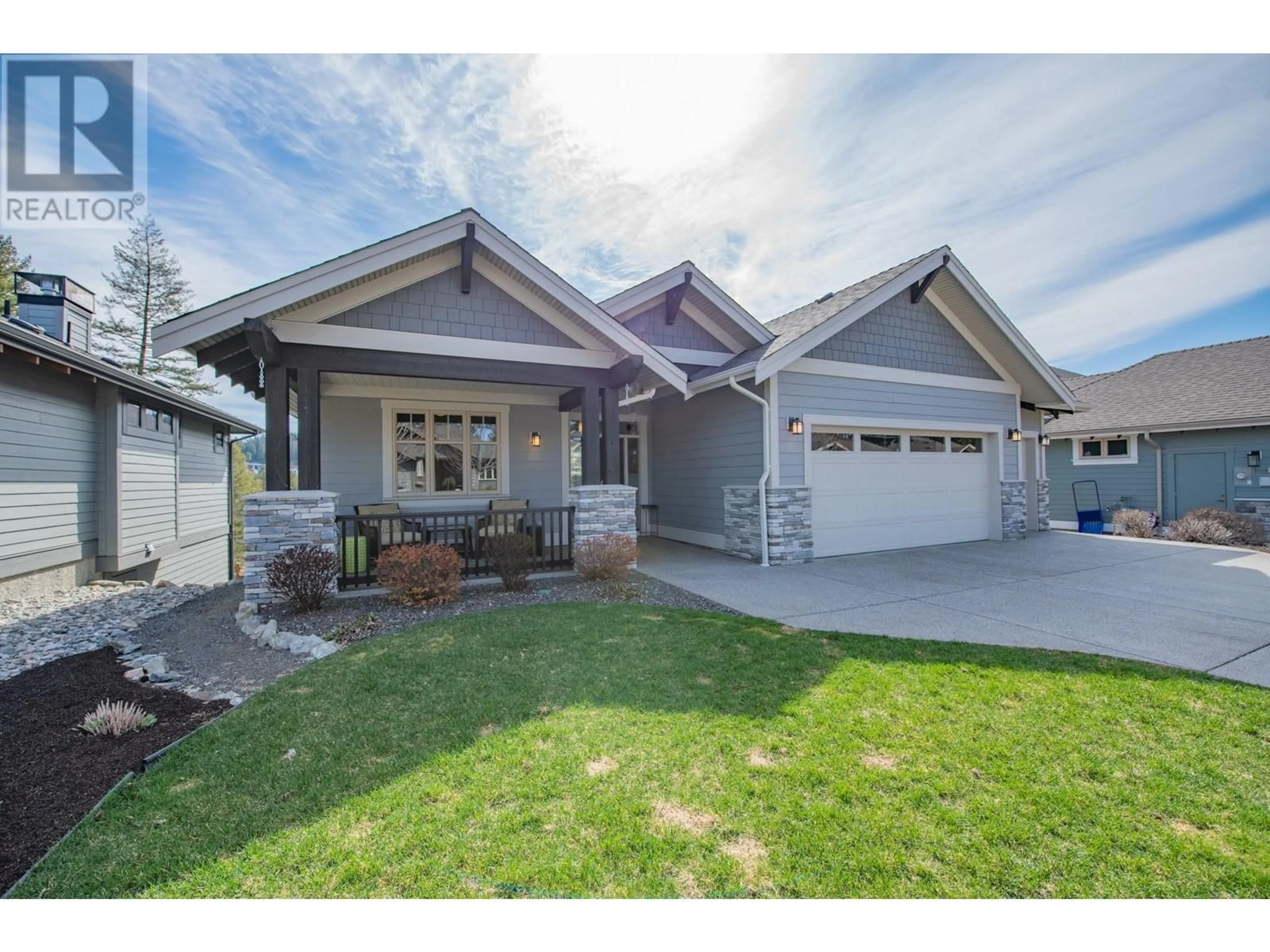 Home with vinyl exterior material, street for 433 LONGSPOON PLACE, Vernon British Columbia V1H2K2