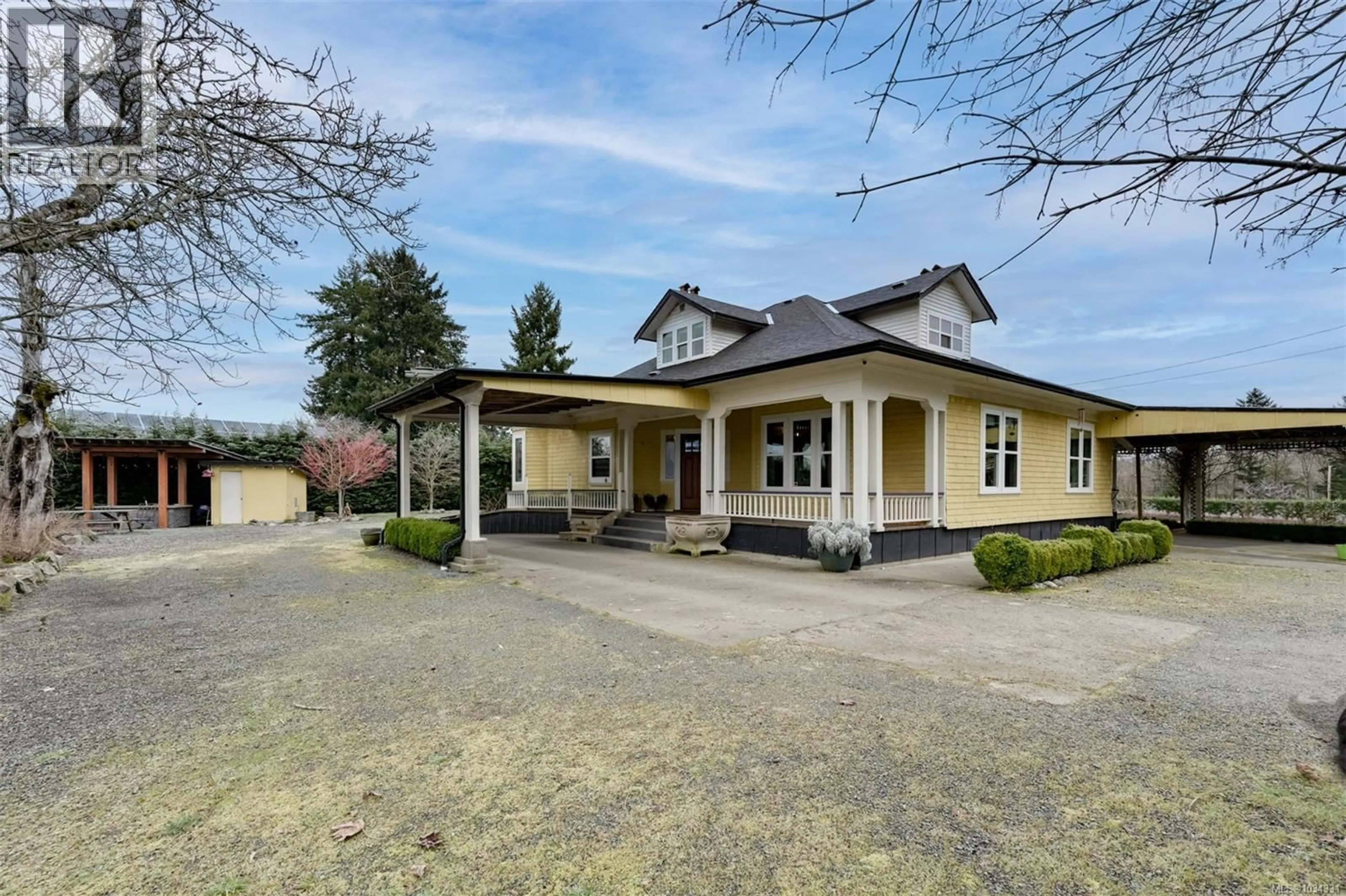 A pic from outside/outdoor area/front of a property/back of a property/a pic from drone, street for 4890 WILSON ROAD, Duncan British Columbia V9L6L5