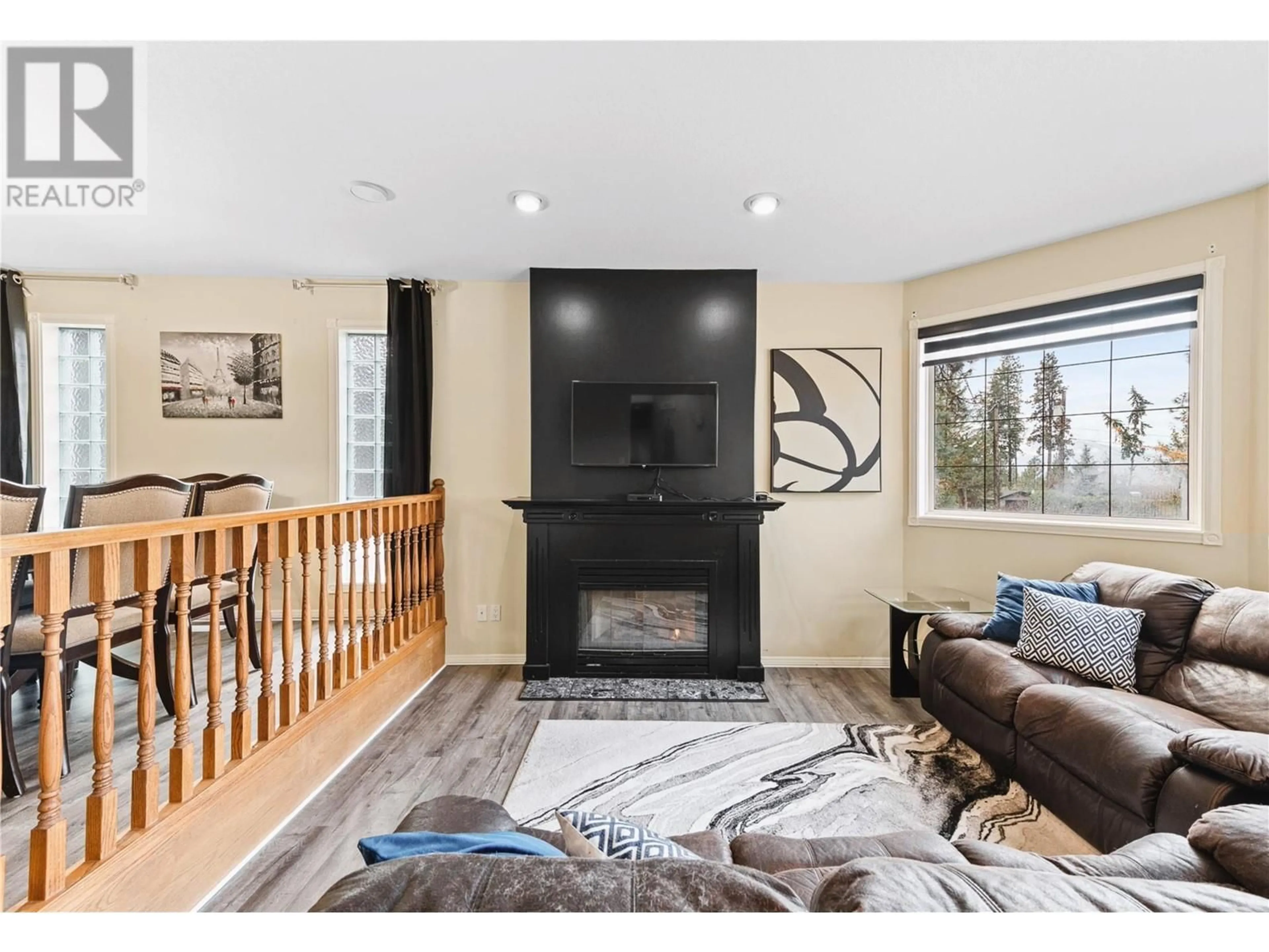 Living room with furniture, unknown for 3257 JUNIPER DRIVE, Naramata British Columbia V0H1N1