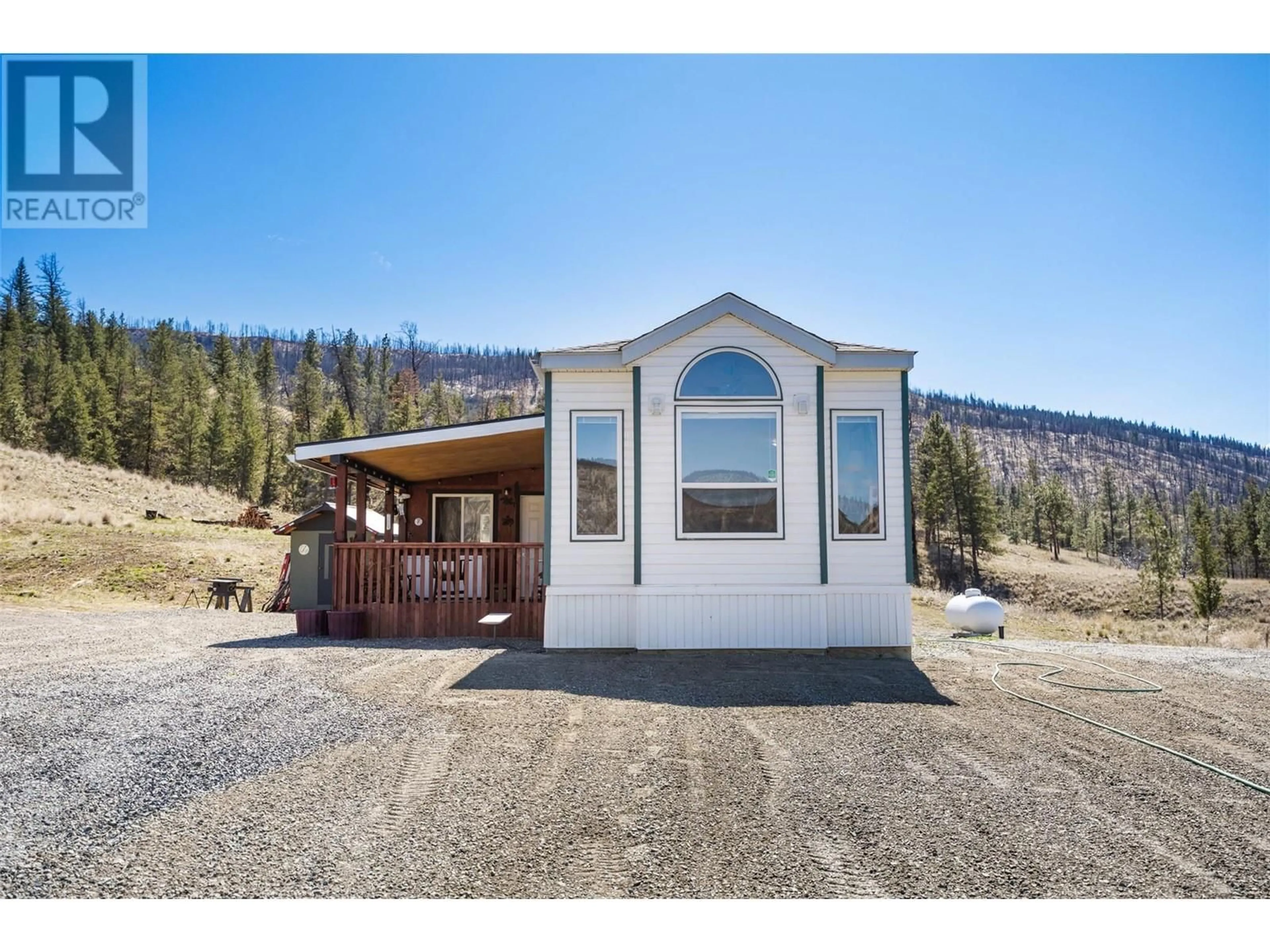 Home with vinyl exterior material, unknown for 1832 MOUND-LOON LAKE ROAD OTHER, Clinton British Columbia V0K1K0