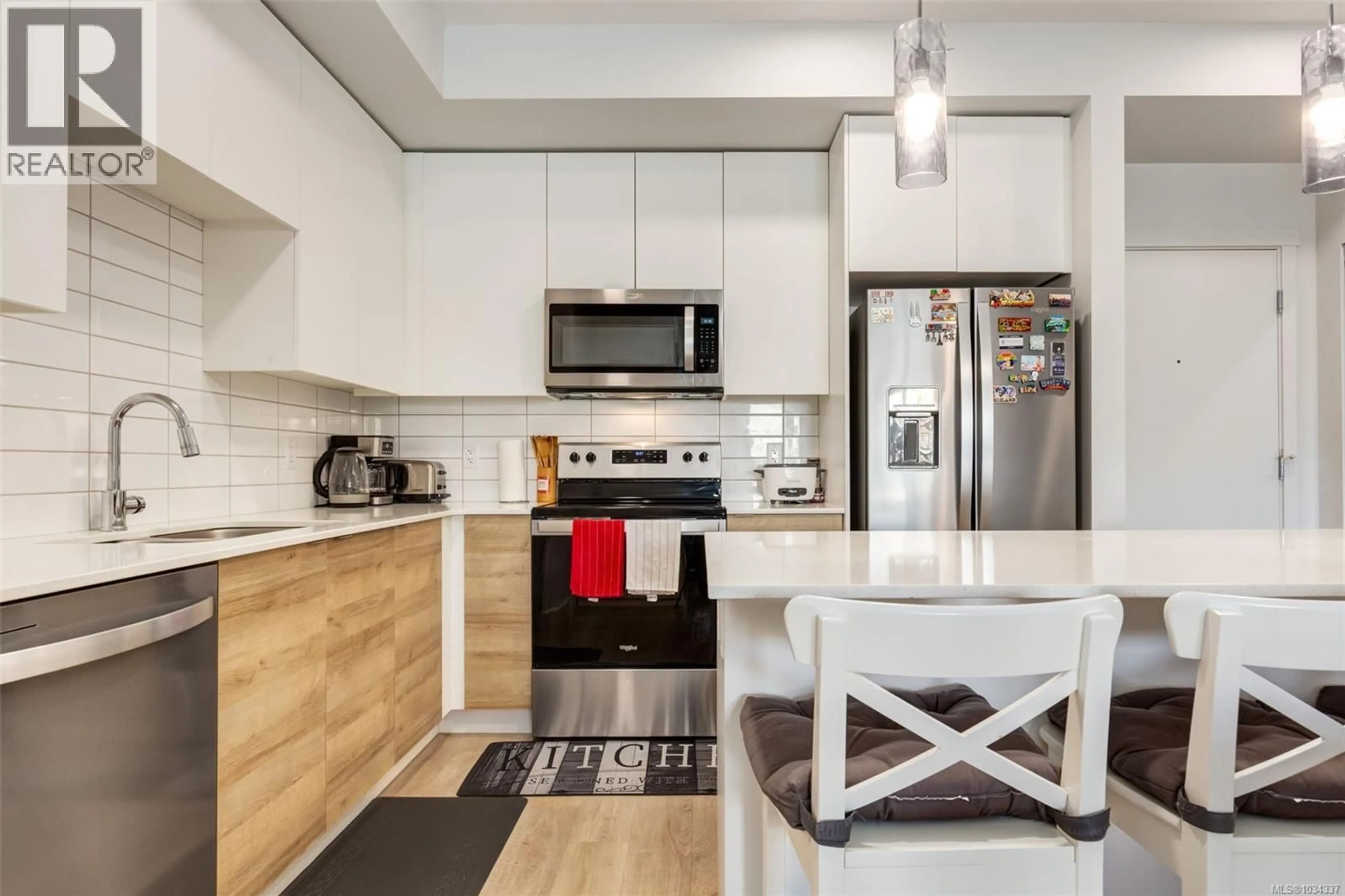 Open concept kitchen, unknown for 310 - 4830 CEDAR RIDGE PLACE, Nanaimo British Columbia V9T0M8