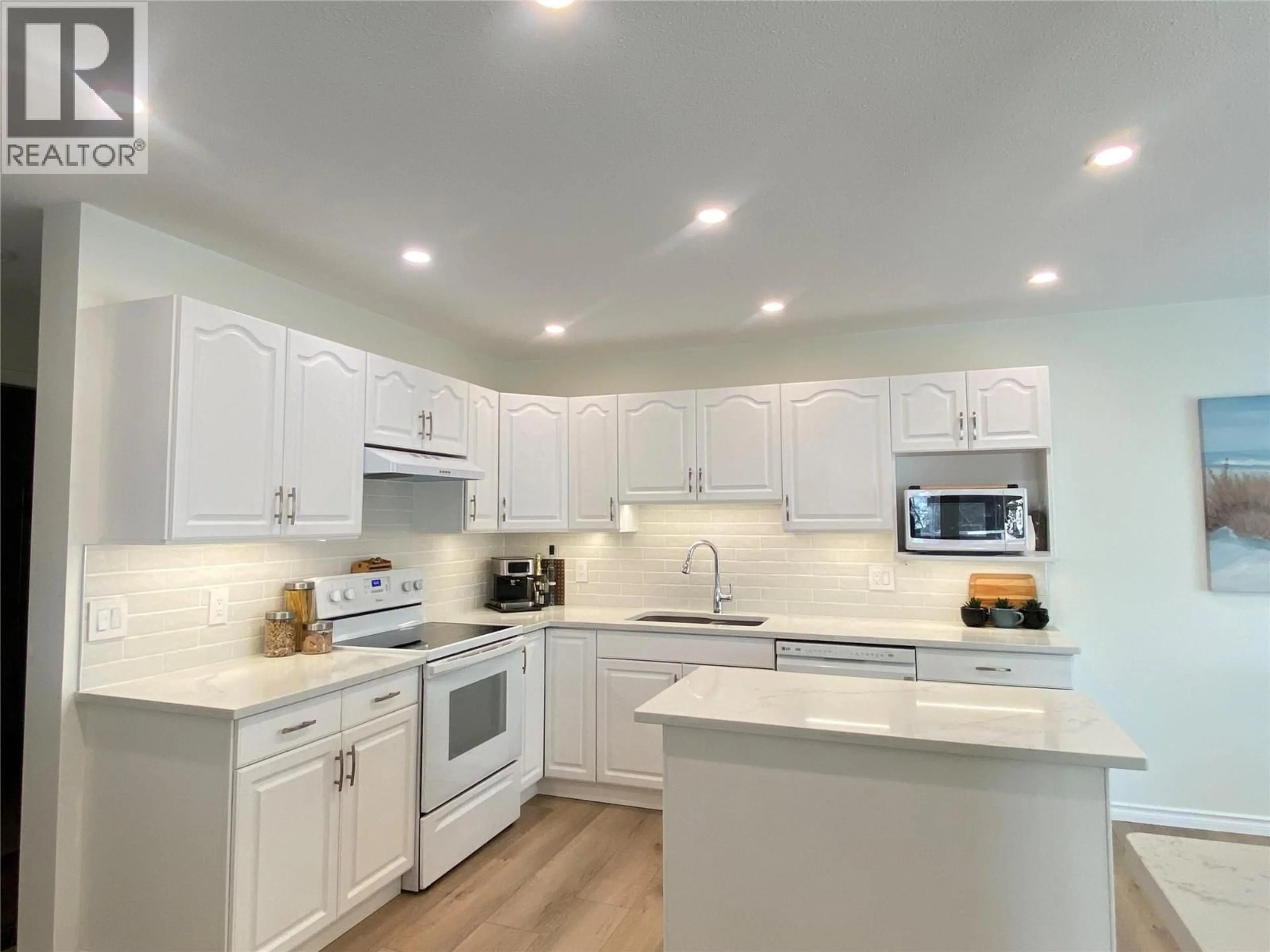 Open concept kitchen, unknown for 211 - 1249 PACIFIC AVENUE, Kelowna British Columbia V1Y5T5