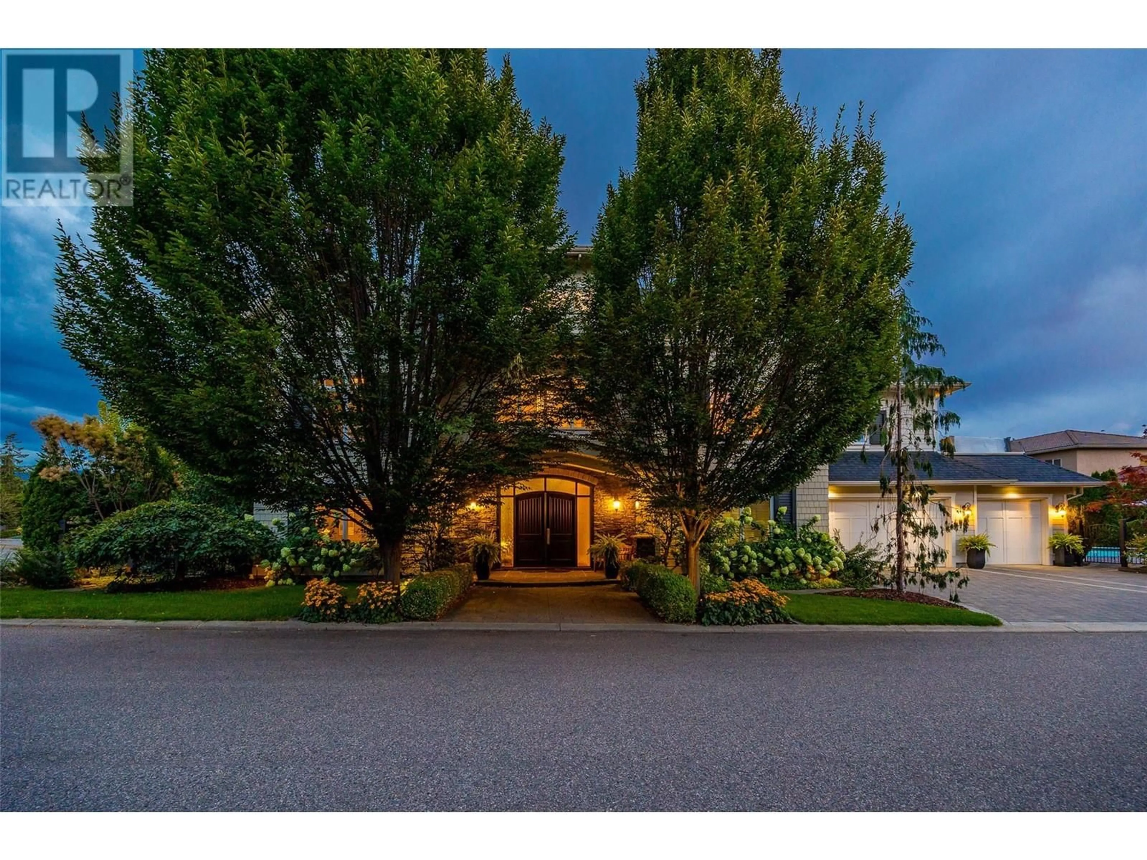 Unknown for 4 - 2410 ABBOTT STREET, Kelowna British Columbia V1Y1E8