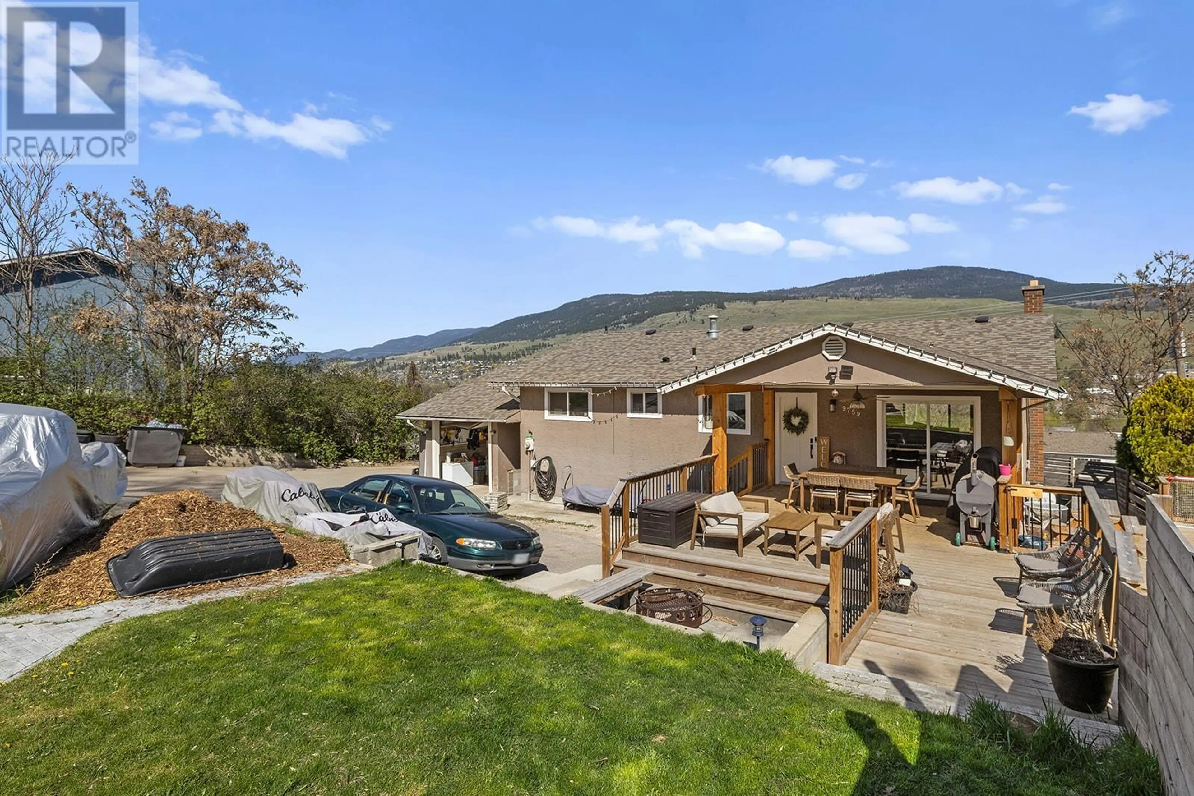 A pic from outside/outdoor area/front of a property/back of a property/a pic from drone, water/lake/river/ocean view for 9759 WINVIEW ROAD, Lake Country British Columbia V4V1L6