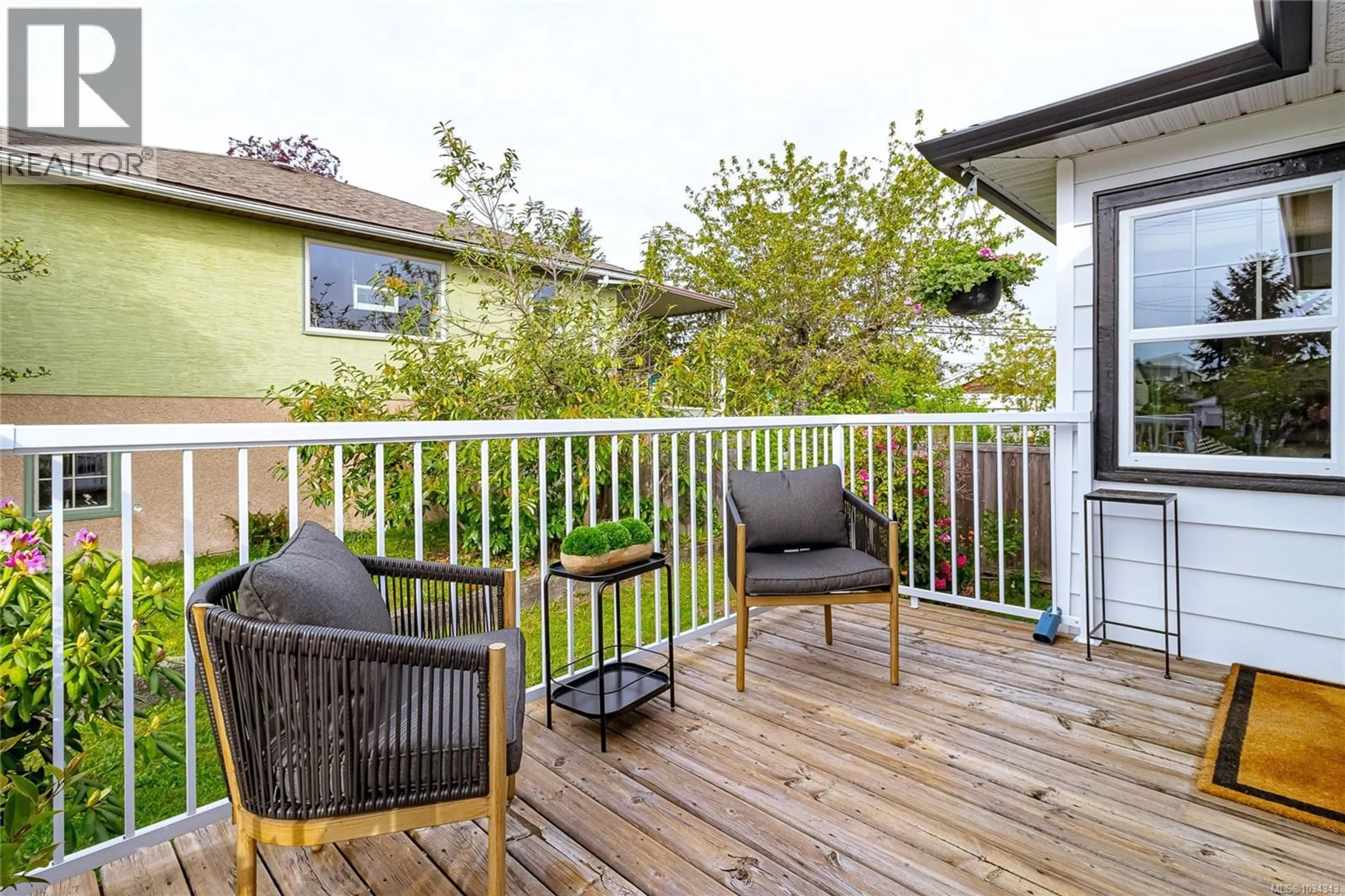 Patio, street for 312 WARREN STREET, Ladysmith British Columbia V9G1B8