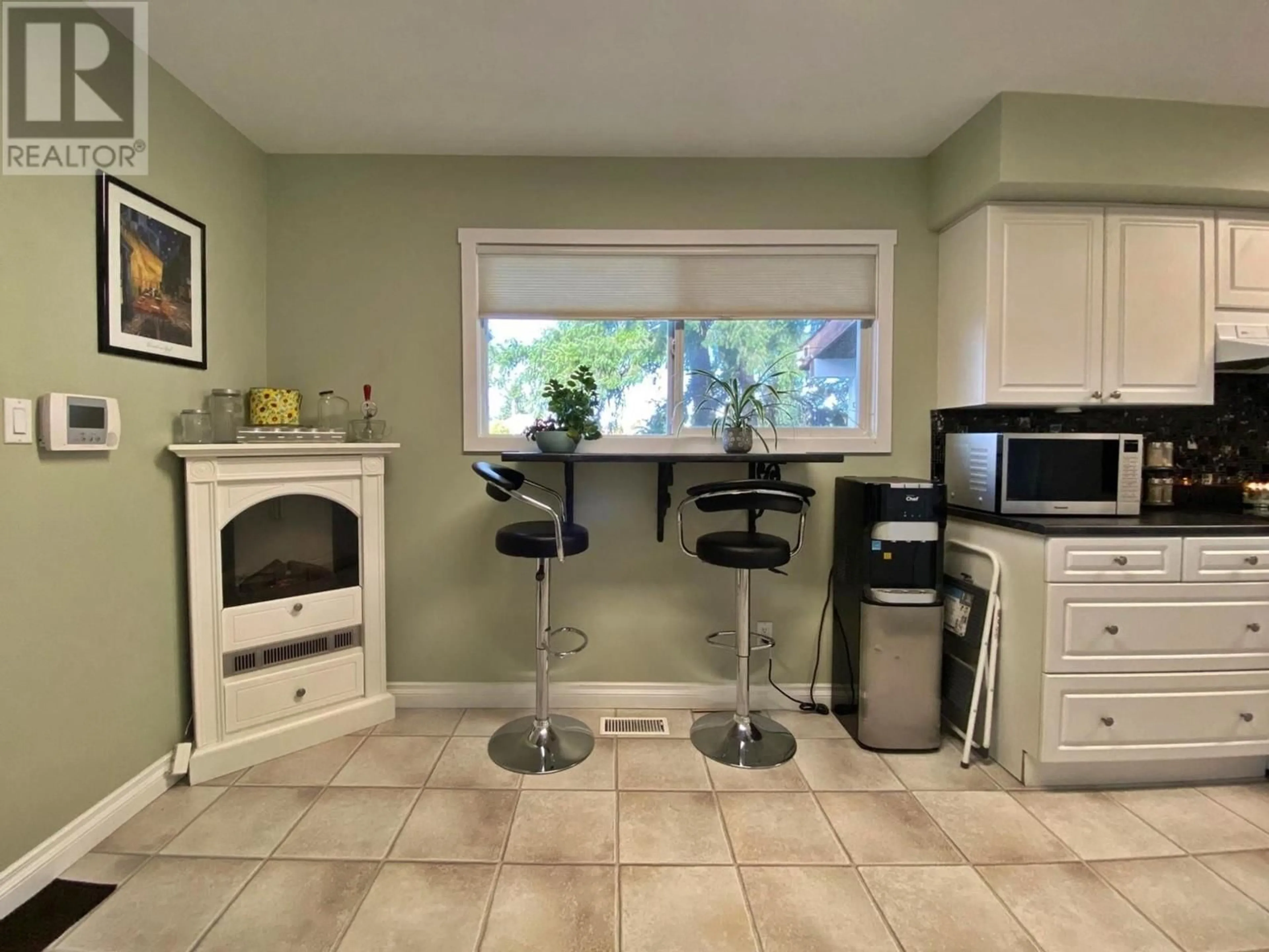 Open concept kitchen, ceramic/tile floor for 371 DEEJAY ROAD, Barriere British Columbia V0E1E0