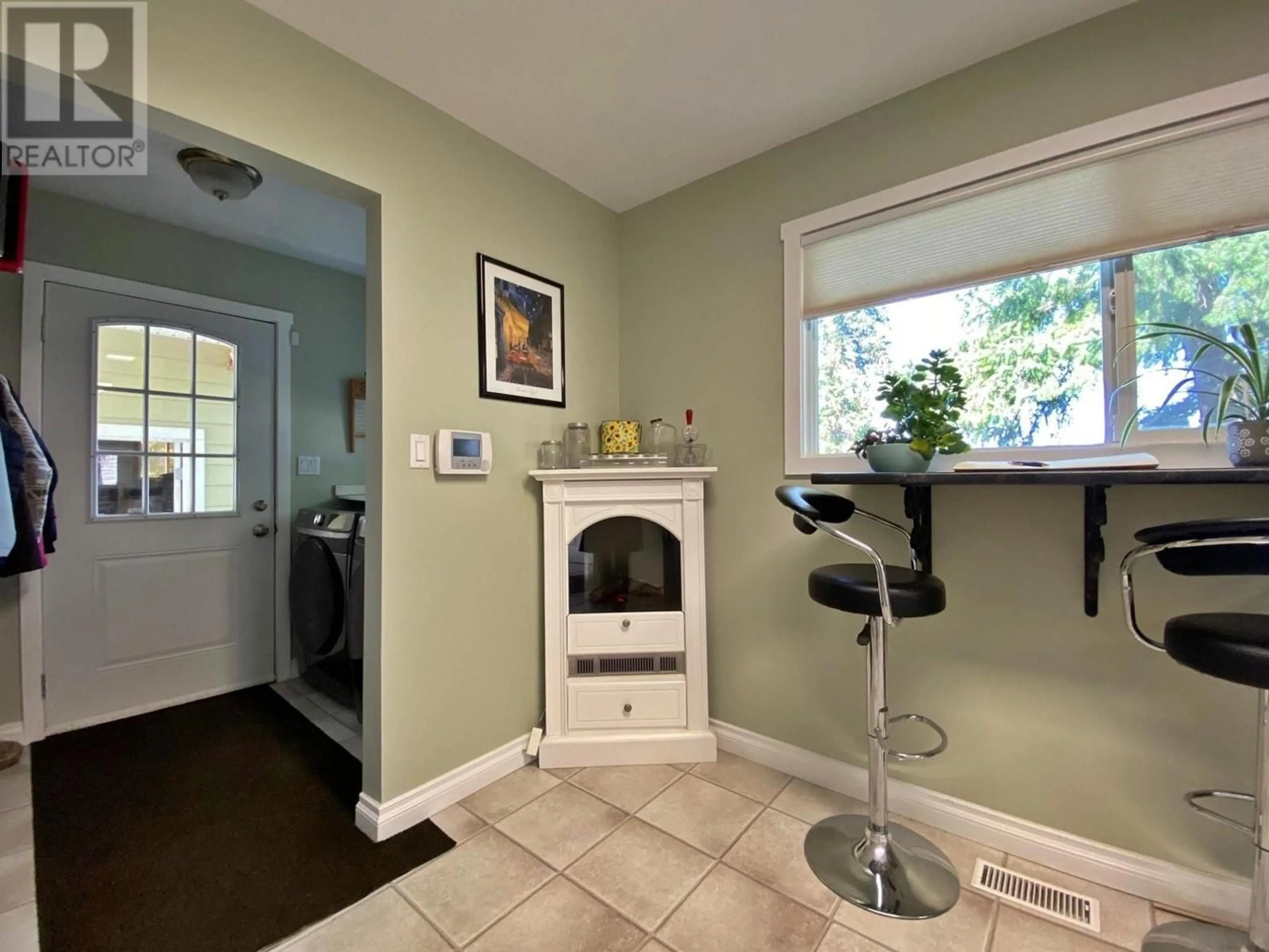 Indoor entryway for 371 DEEJAY ROAD, Barriere British Columbia V0E1E0