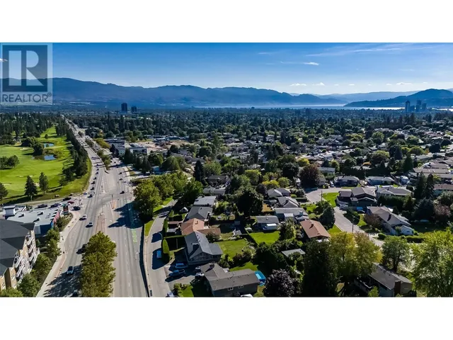 740 GLENMORE DRIVE, Kelowna 5