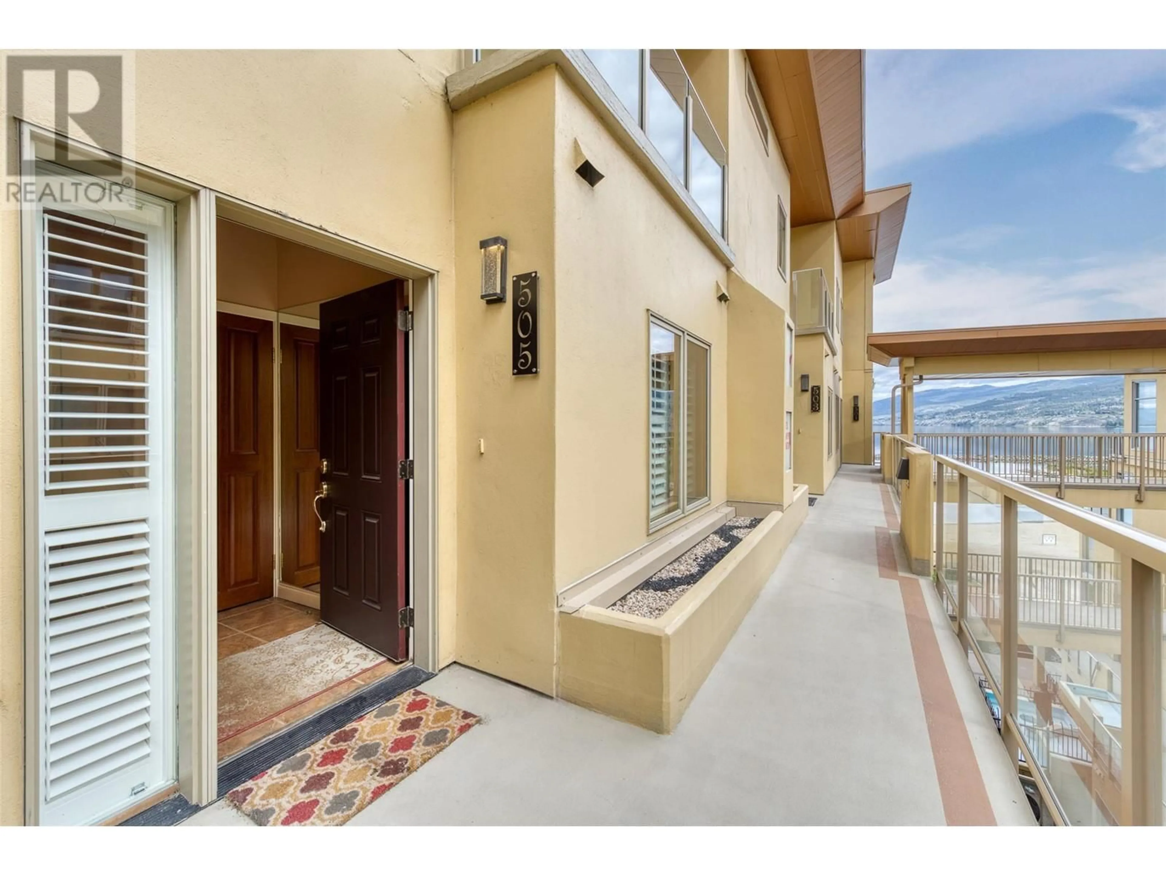 Indoor entryway for 505 - 250 MARINA WAY, Penticton British Columbia V2A1H4