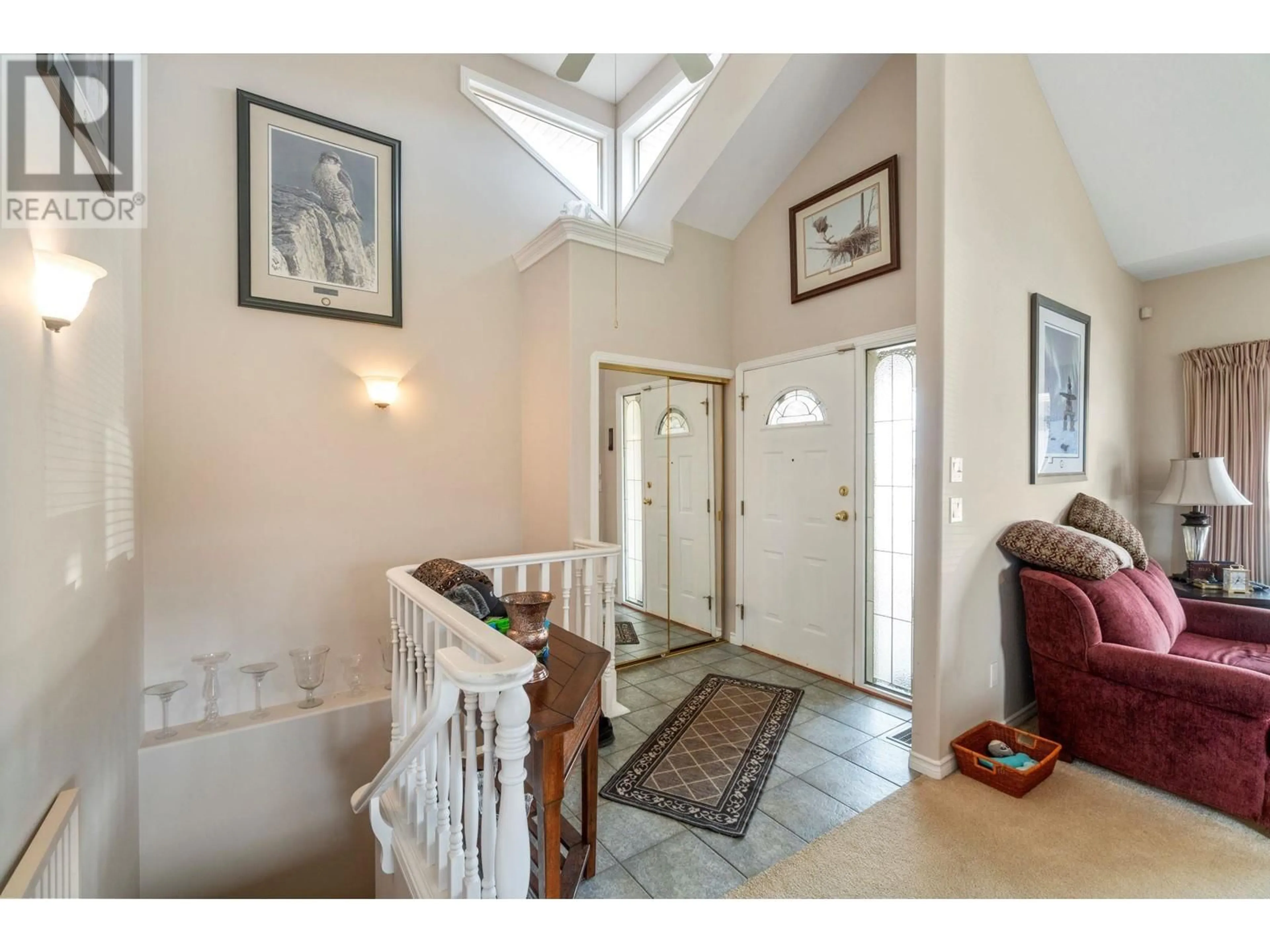 Indoor foyer for 5 - 2550 GOLF COURSE DRIVE, Blind Bay British Columbia V0E1H1