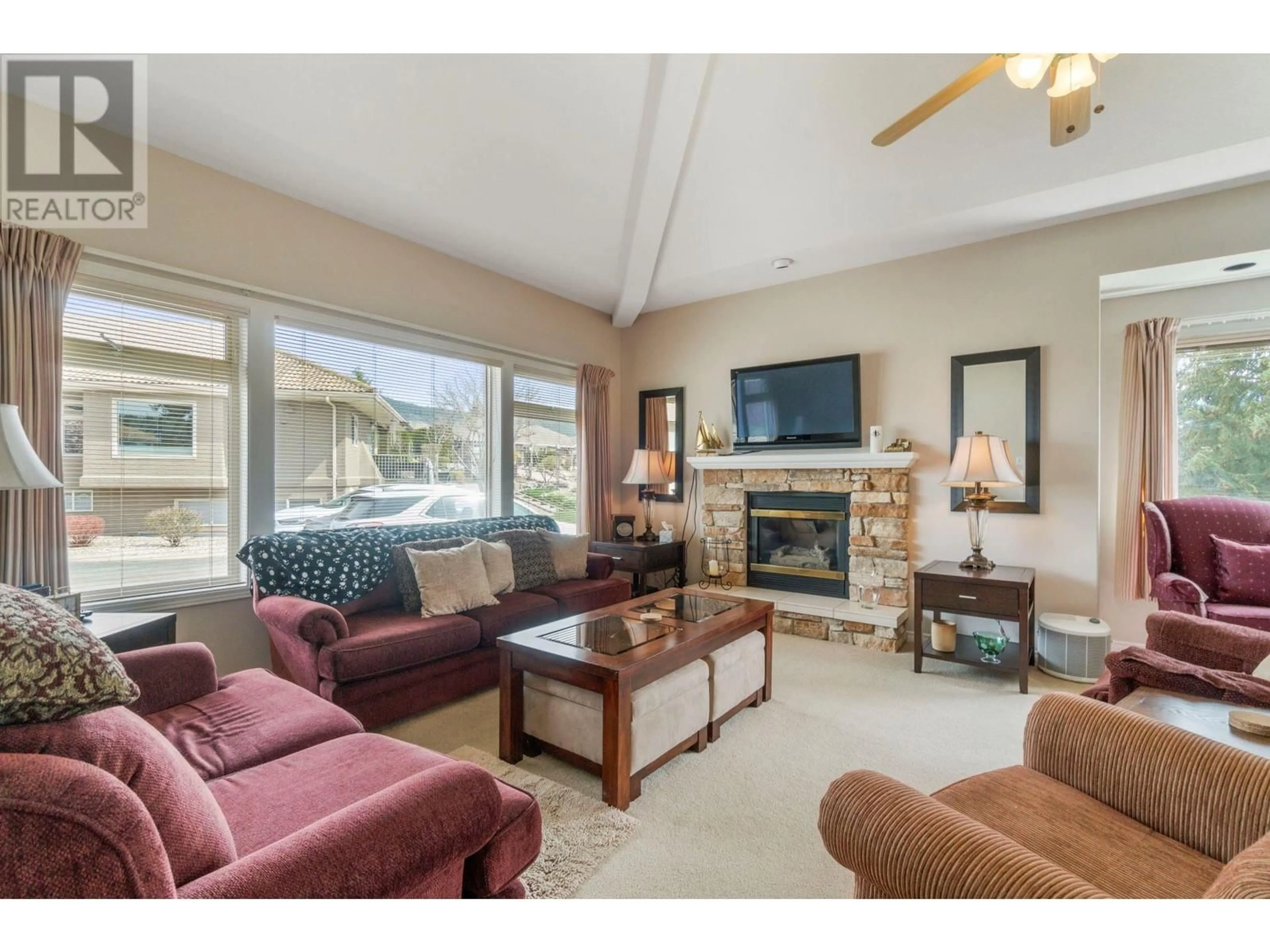 Living room with furniture, unknown for 5 - 2550 GOLF COURSE DRIVE, Blind Bay British Columbia V0E1H1