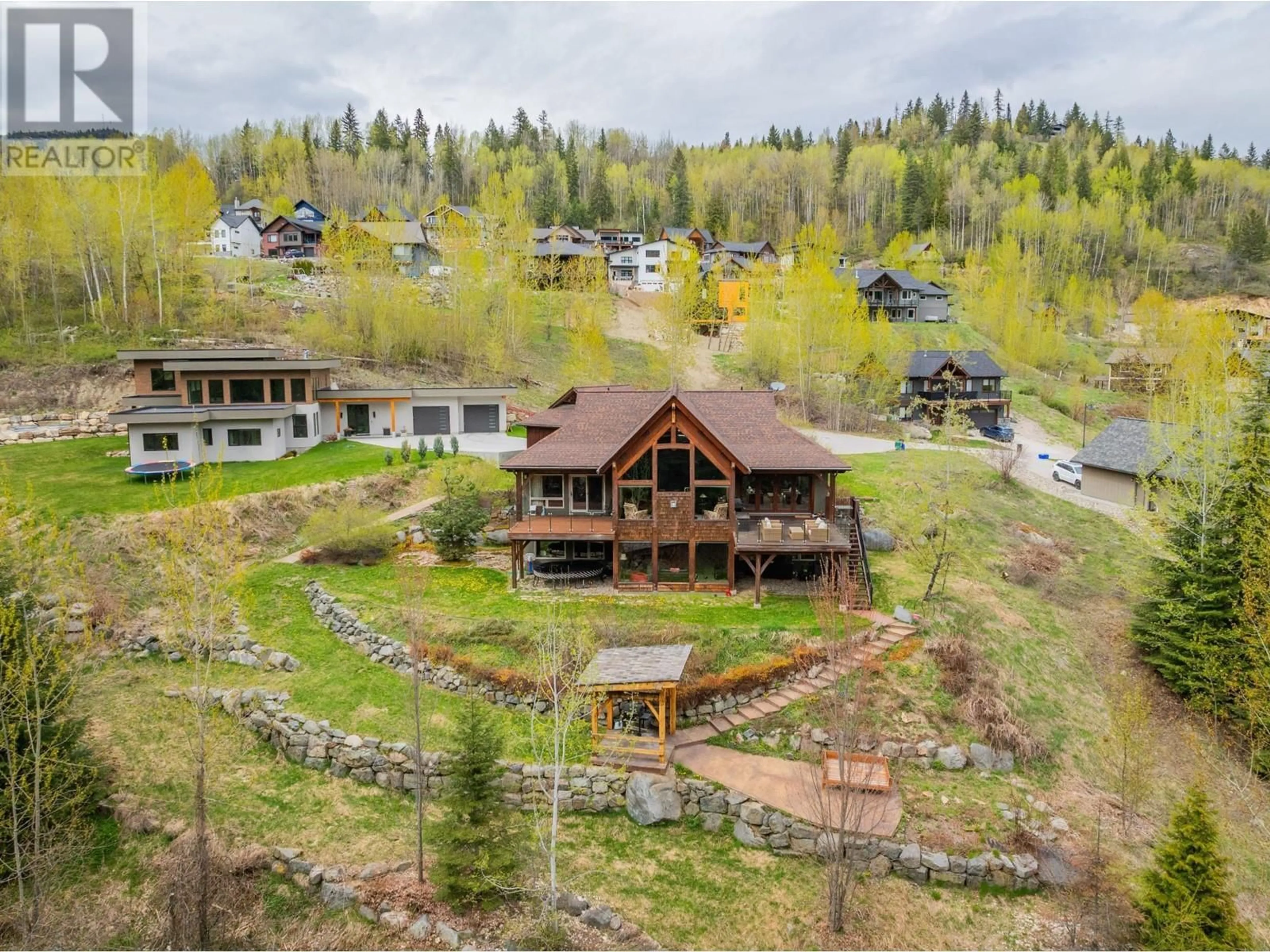A pic from outside/outdoor area/front of a property/back of a property/a pic from drone, mountain view for 817 WHITE TAIL DRIVE, Rossland British Columbia V0G1Y0