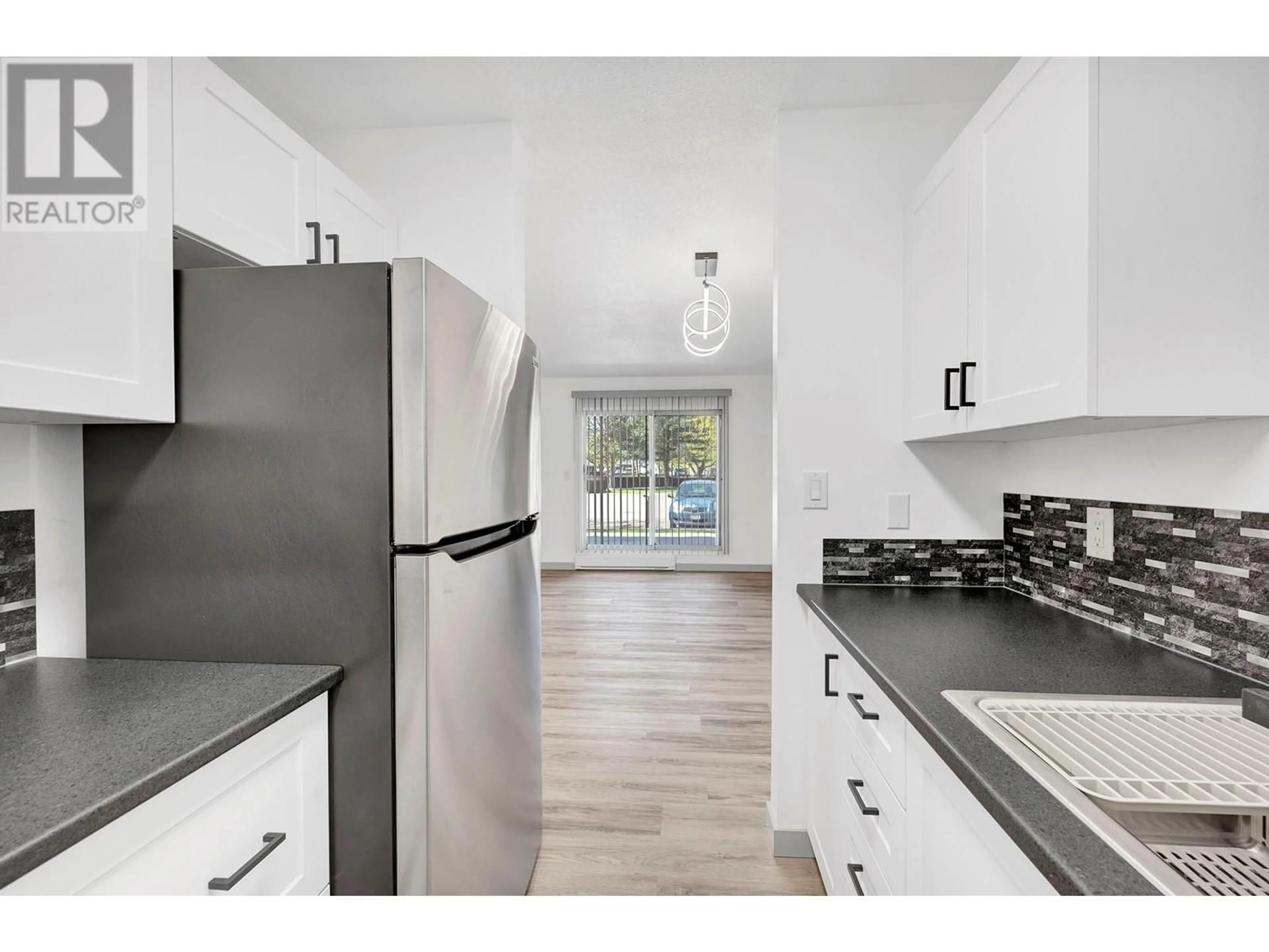 Standard kitchen, unknown for 3 - 245 PARK DRIVE, Clearwater British Columbia V0E1N0