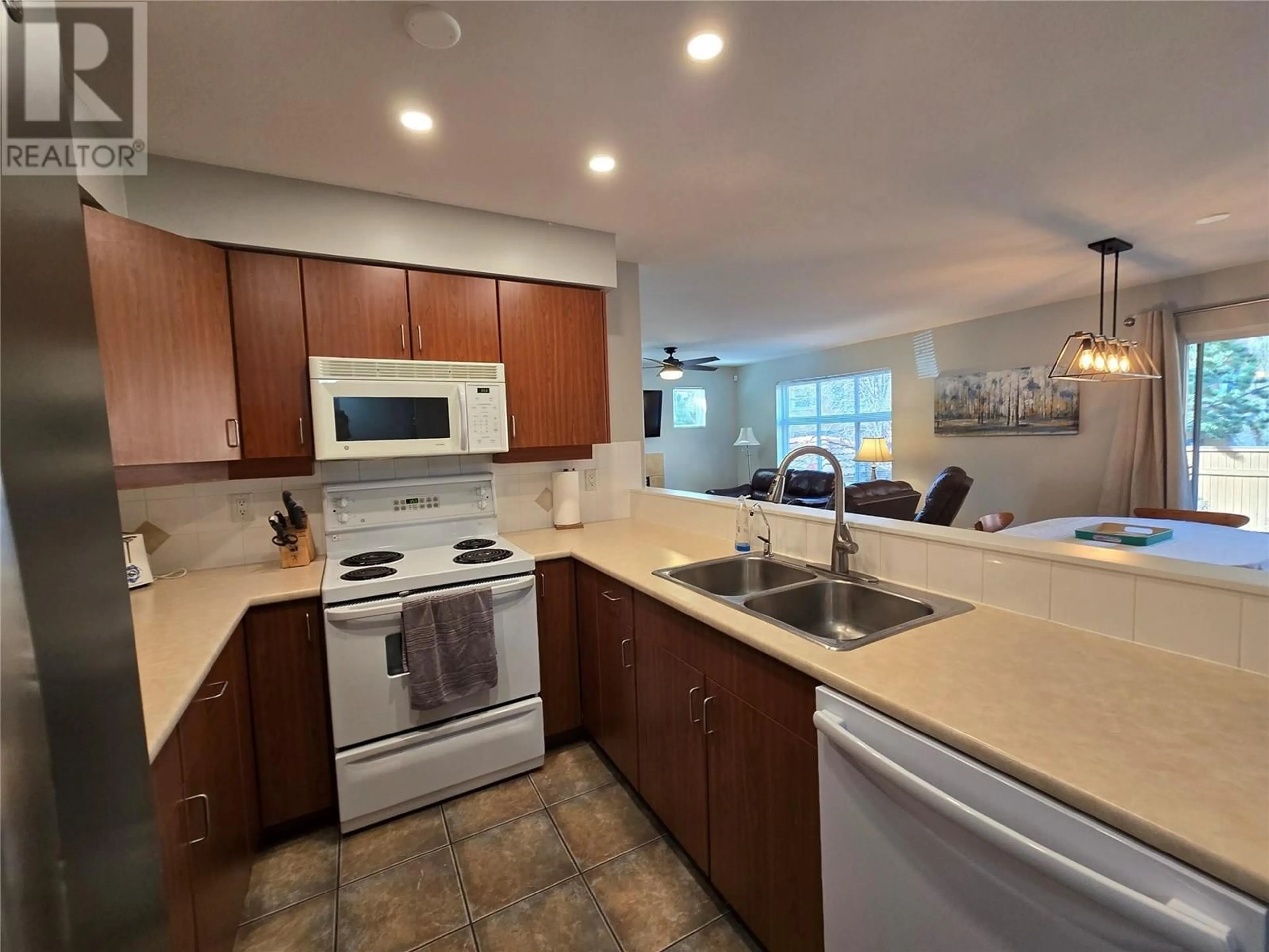 Standard kitchen, unknown for 19 - 7600 COTTONWOOD DRIVE, Osoyoos British Columbia V0H1V3