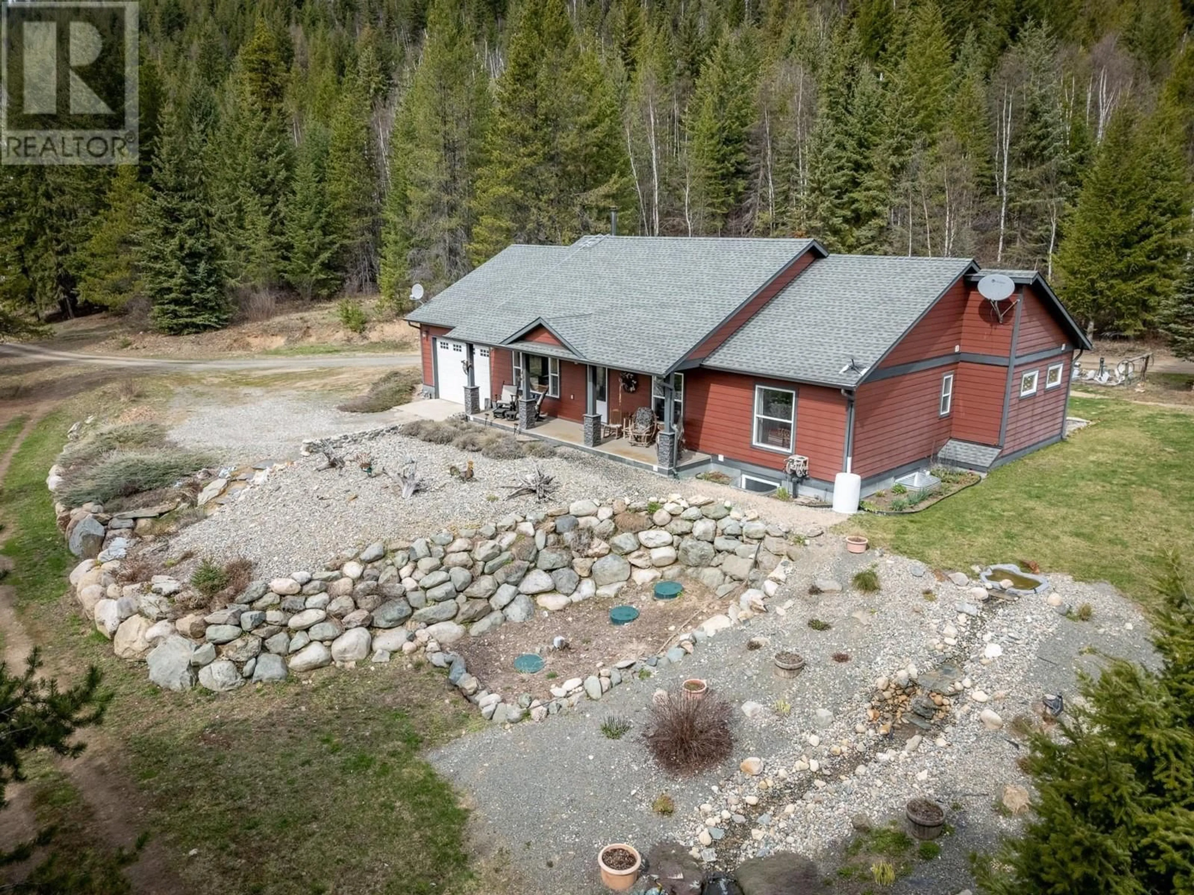 A pic from outside/outdoor area/front of a property/back of a property/a pic from drone, unknown for 2825 BARRIERE LAKES ROAD, Barriere British Columbia V0E1E0