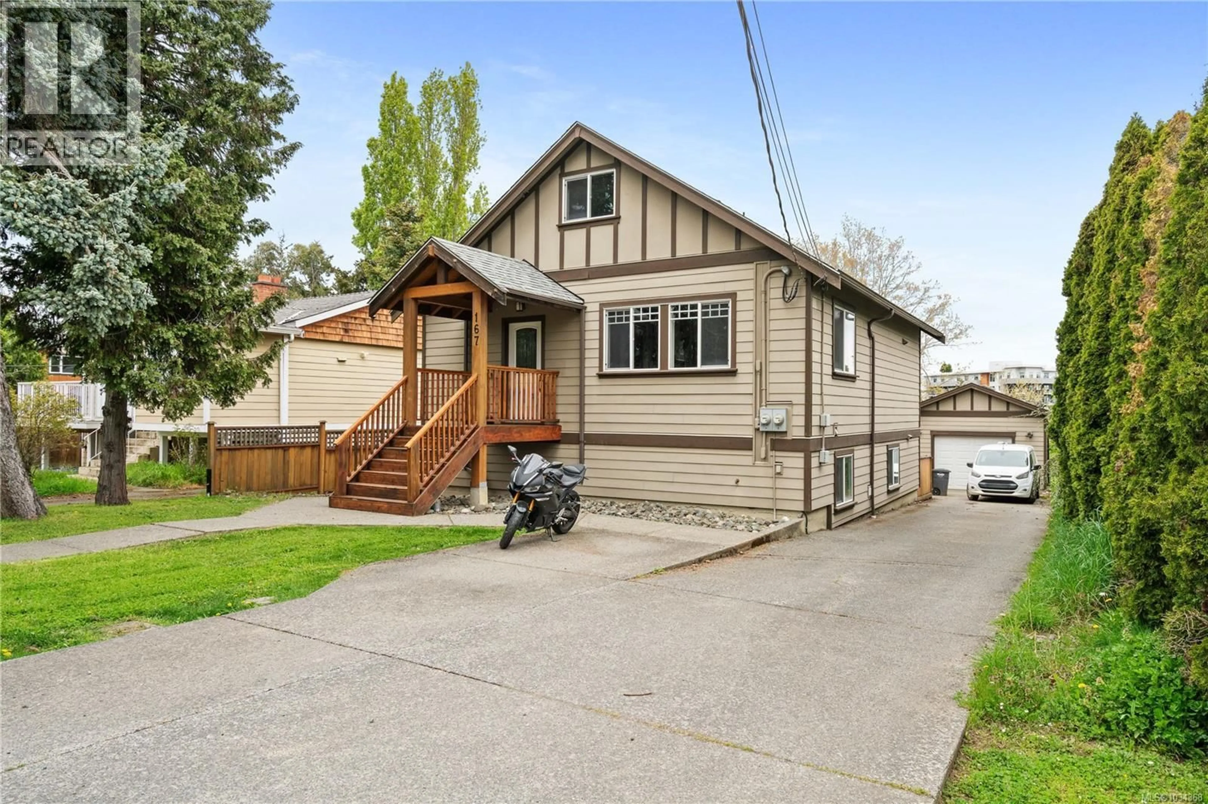 Home with vinyl exterior material, street for 167 LITTLE ELDON PLACE, Saanich British Columbia V8Z1E2
