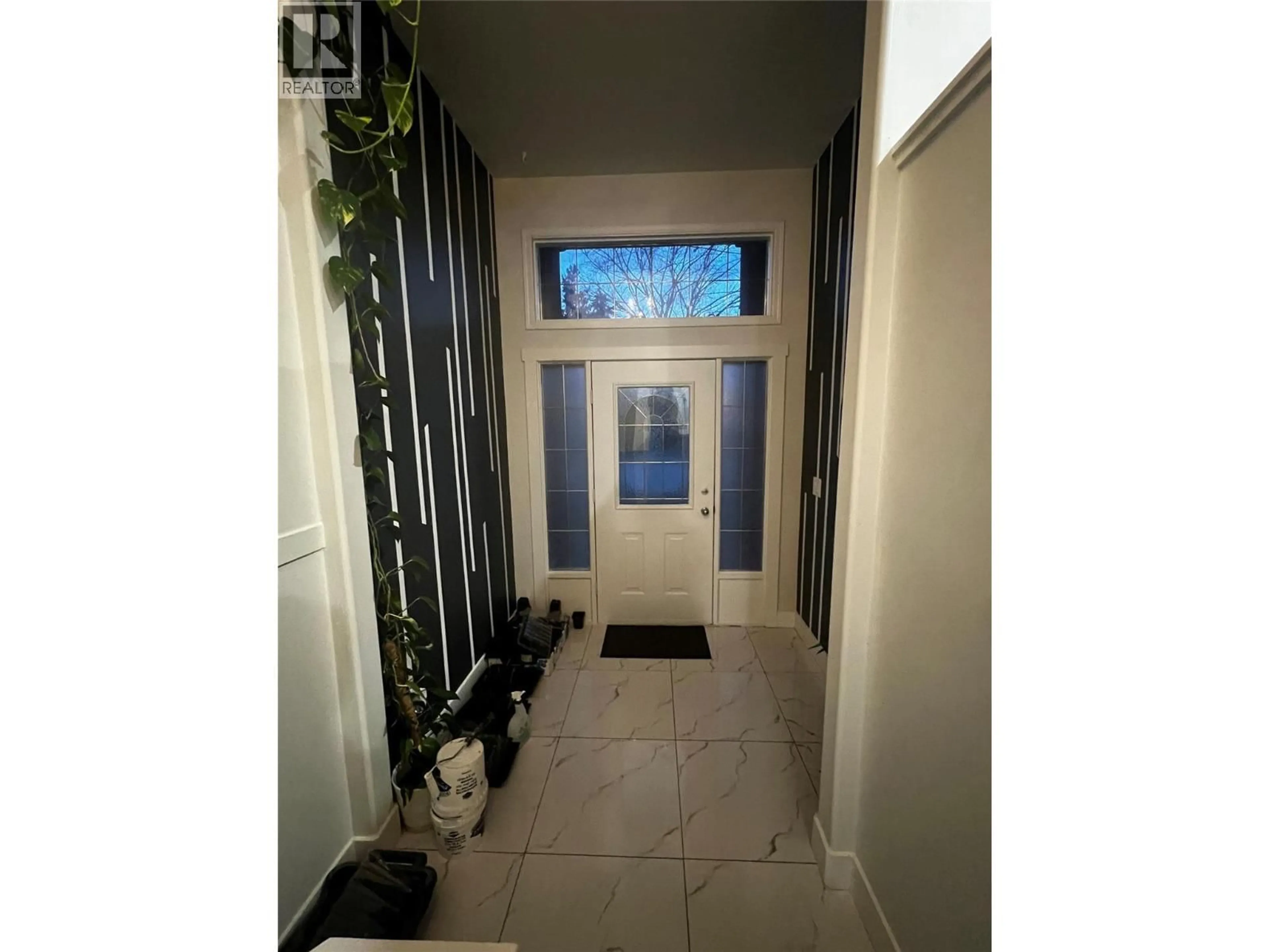 Indoor entryway for 320 FELIX ROAD, Kelowna British Columbia V1X2R2