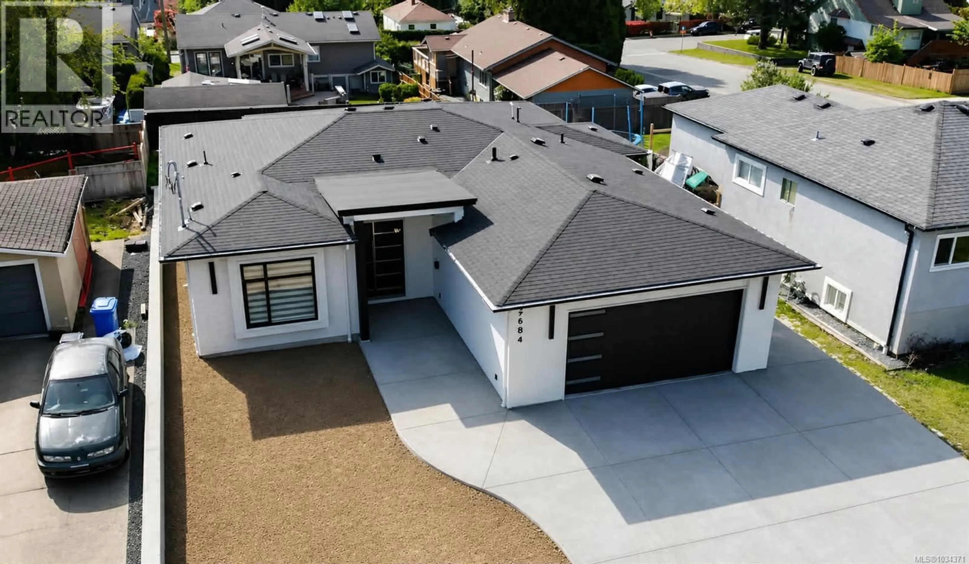 A pic from outside/outdoor area/front of a property/back of a property/a pic from drone, street for 2684 12TH AVENUE, Port Alberni British Columbia V9Y2T7