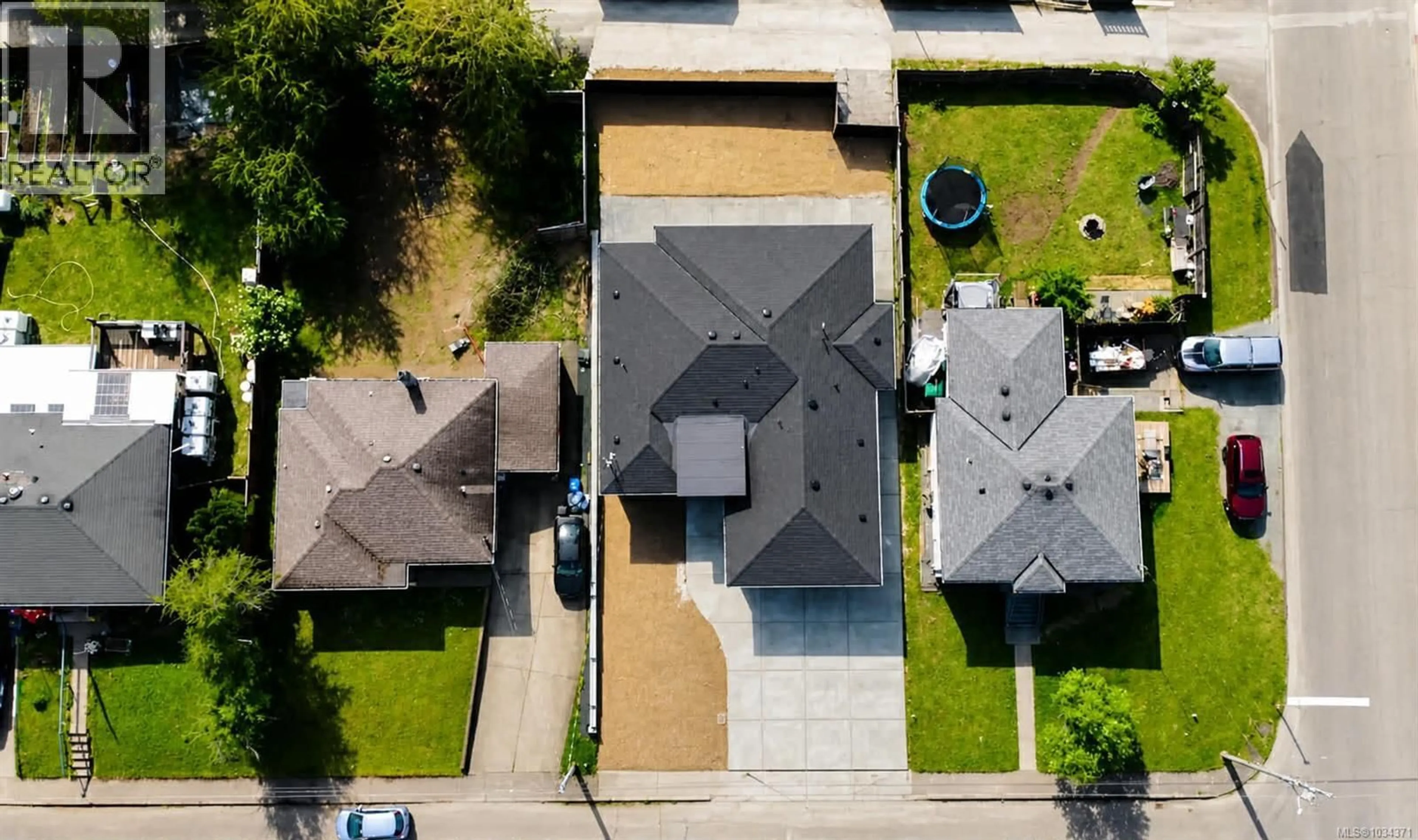 A pic from outside/outdoor area/front of a property/back of a property/a pic from drone, street for 2684 12TH AVENUE, Port Alberni British Columbia V9Y2T7