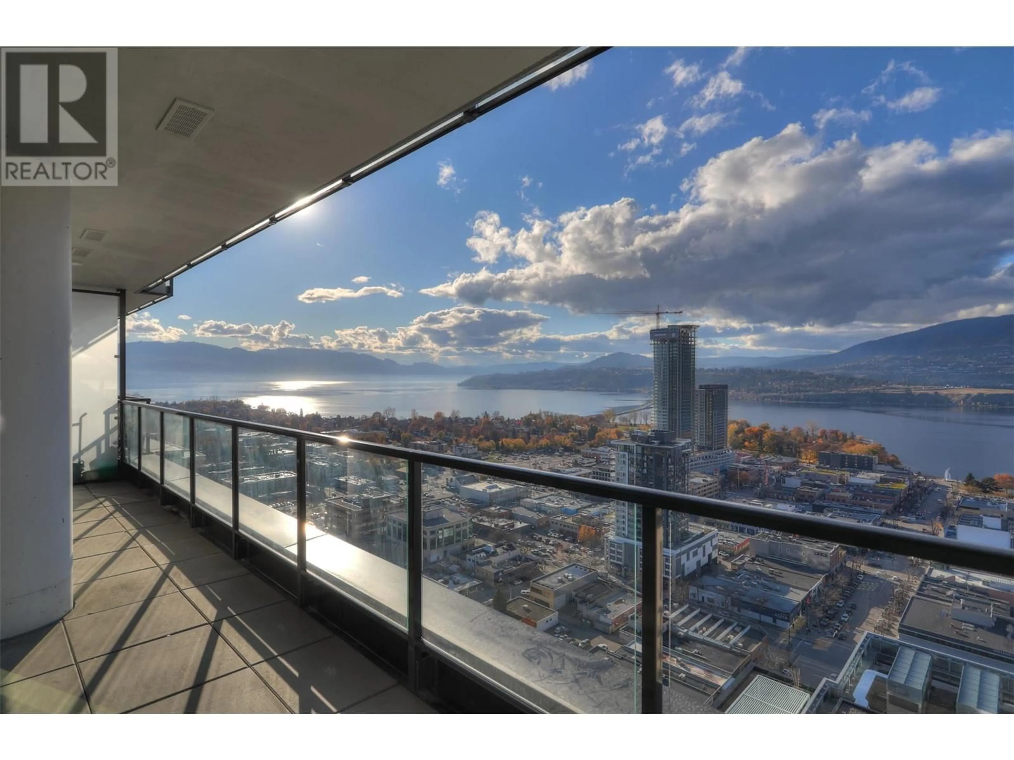 Balcony in the apartment, water/lake/river/ocean view for 3101 - 1488 BERTRAM STREET, Kelowna British Columbia V1Y6P2