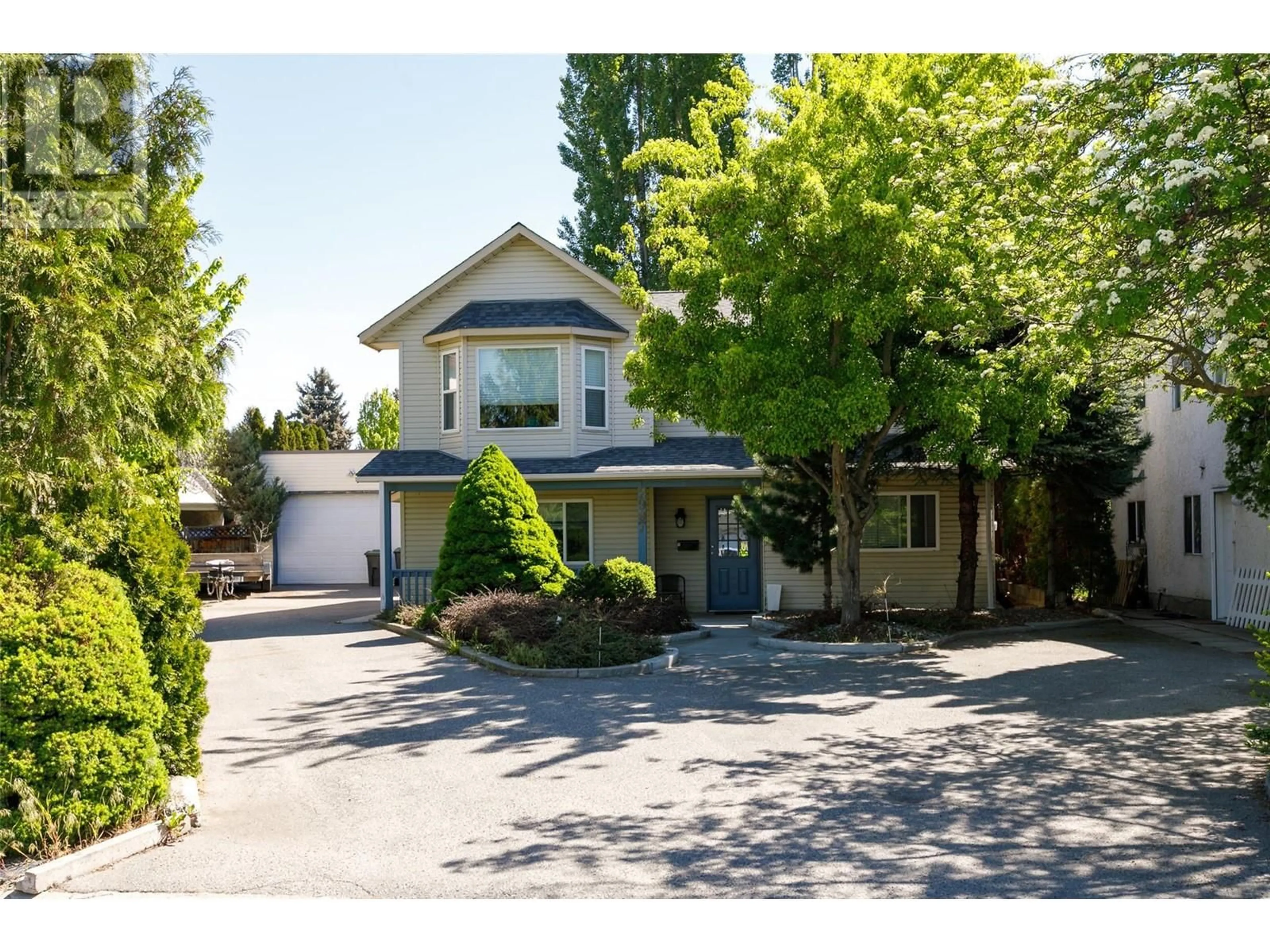 Unknown for 2997 LOWE COURT, Kelowna British Columbia V1Y8L3