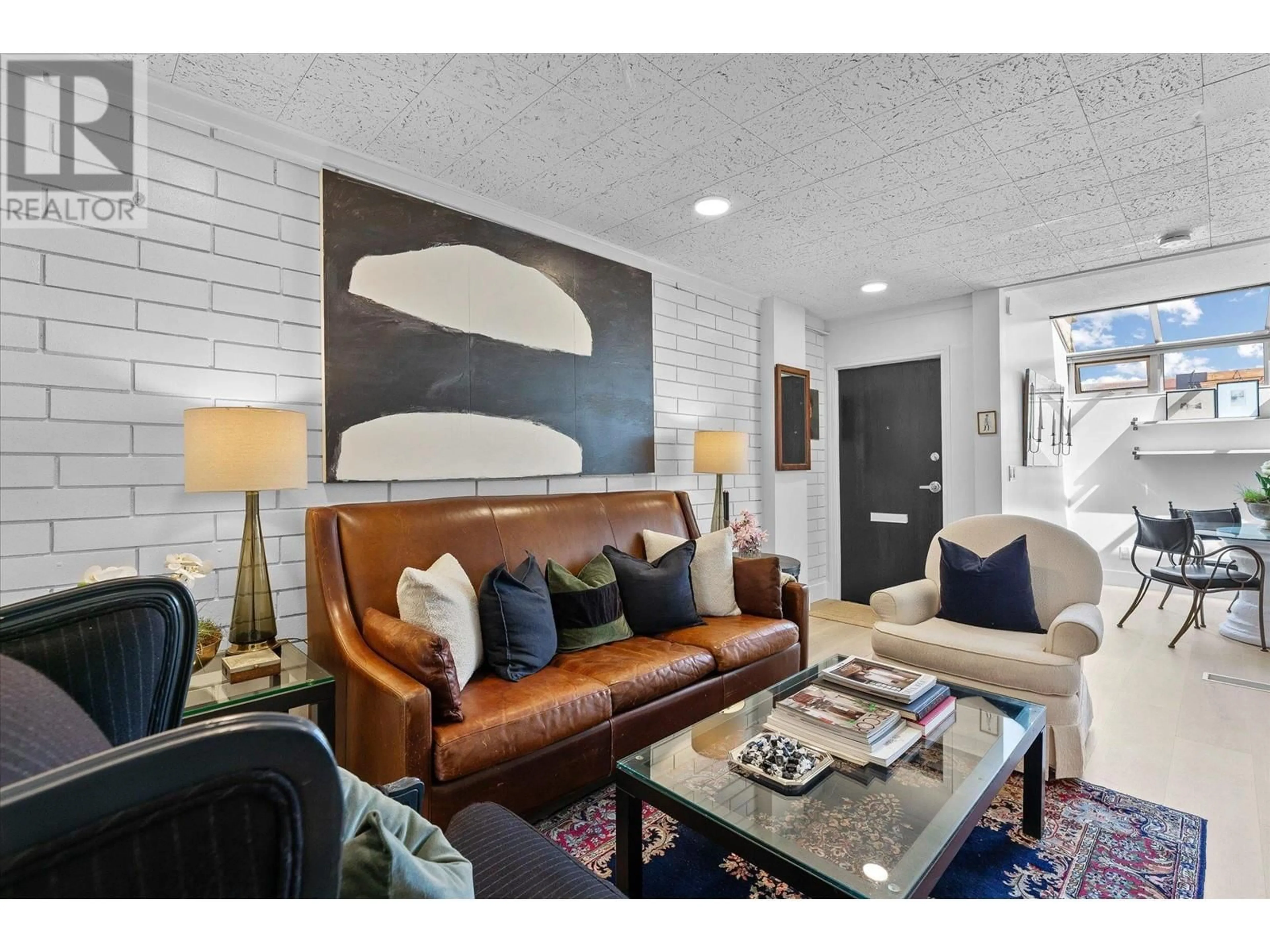 Living room with furniture, unknown for 200A - 1449 ST. PAUL STREET, Kelowna British Columbia V1Y2E5