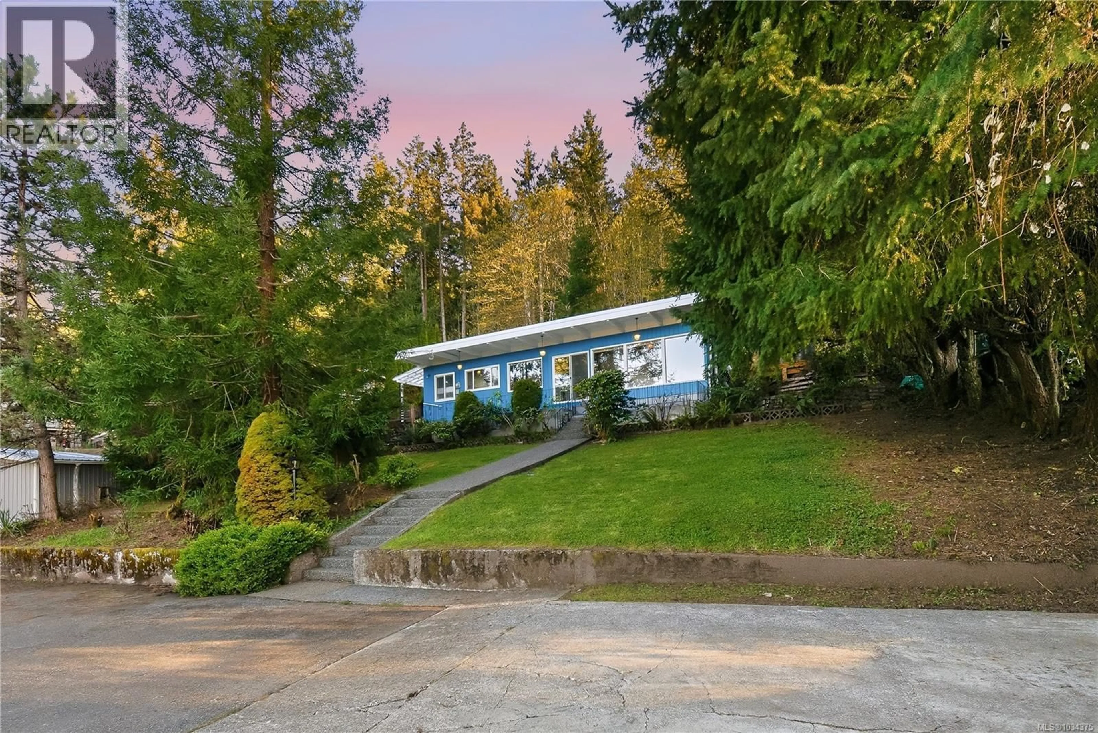 Home with vinyl exterior material, street for 2994 HILLVIEW ROAD, Lantzville British Columbia V0R2H0