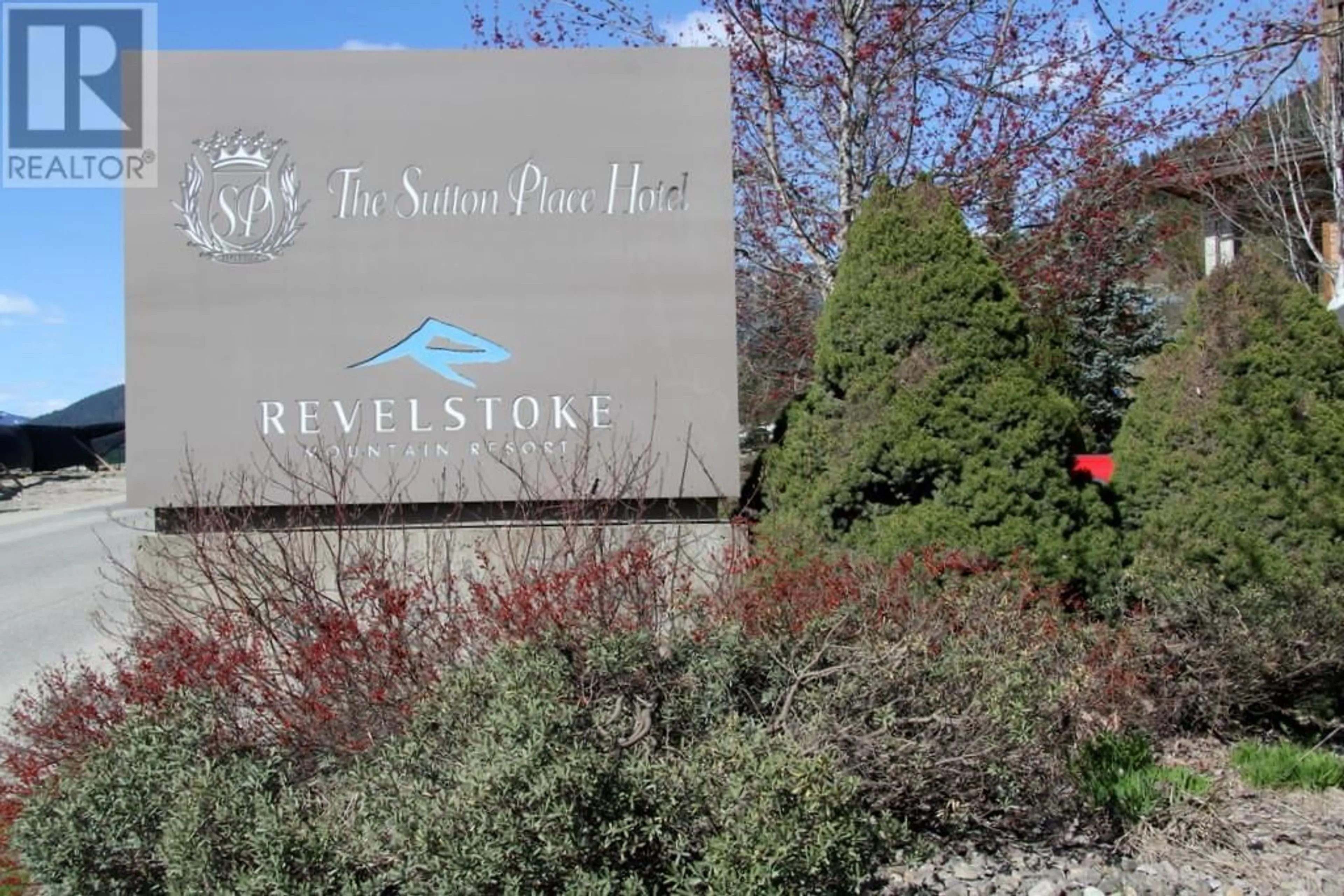 Indoor foyer for 2429 - 2950 CAMOZZI ROAD, Revelstoke British Columbia V0E2S1