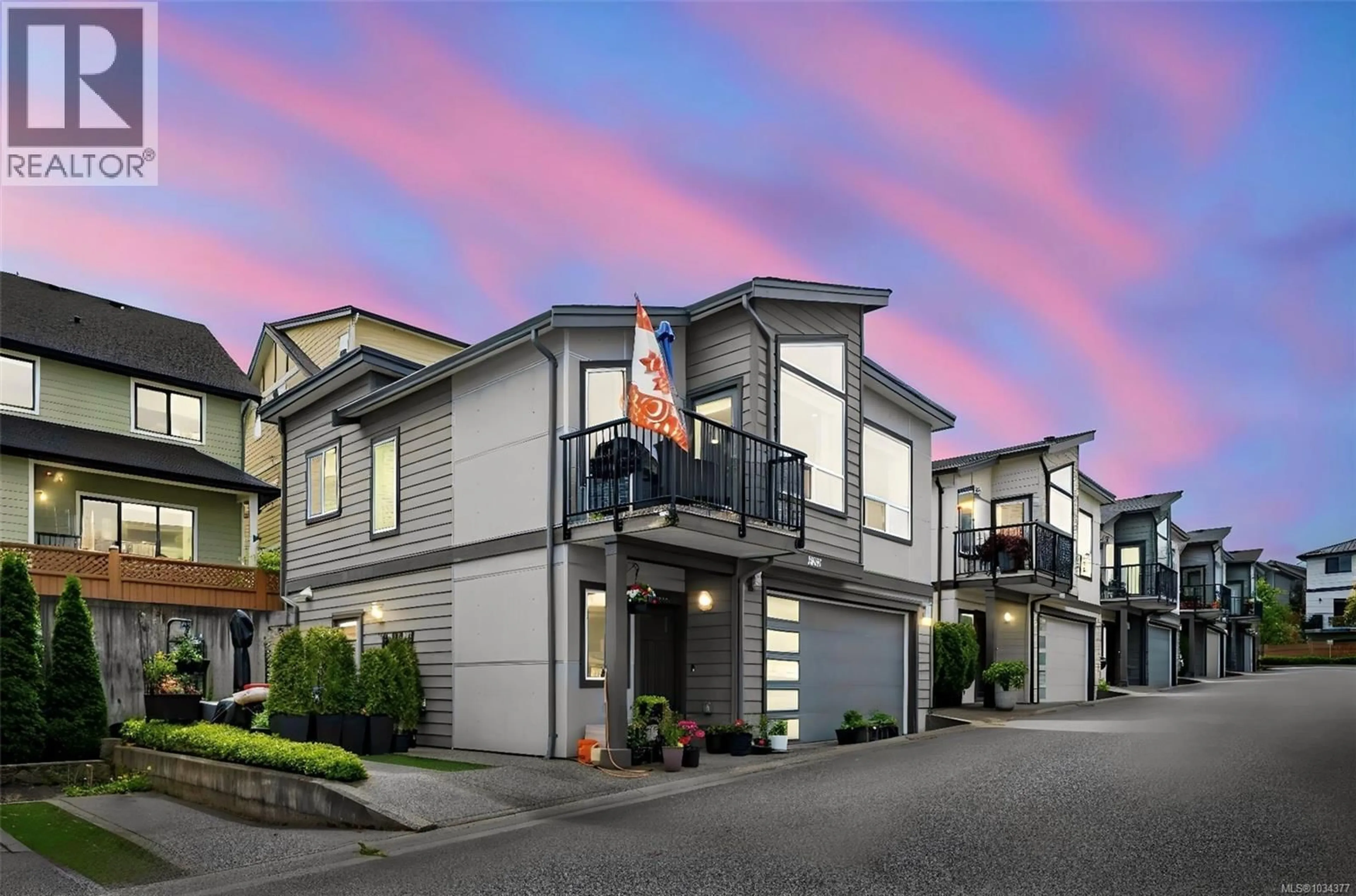 Home with vinyl exterior material, street for 1005 BOEING CLOSE, Langford British Columbia V9B0R2
