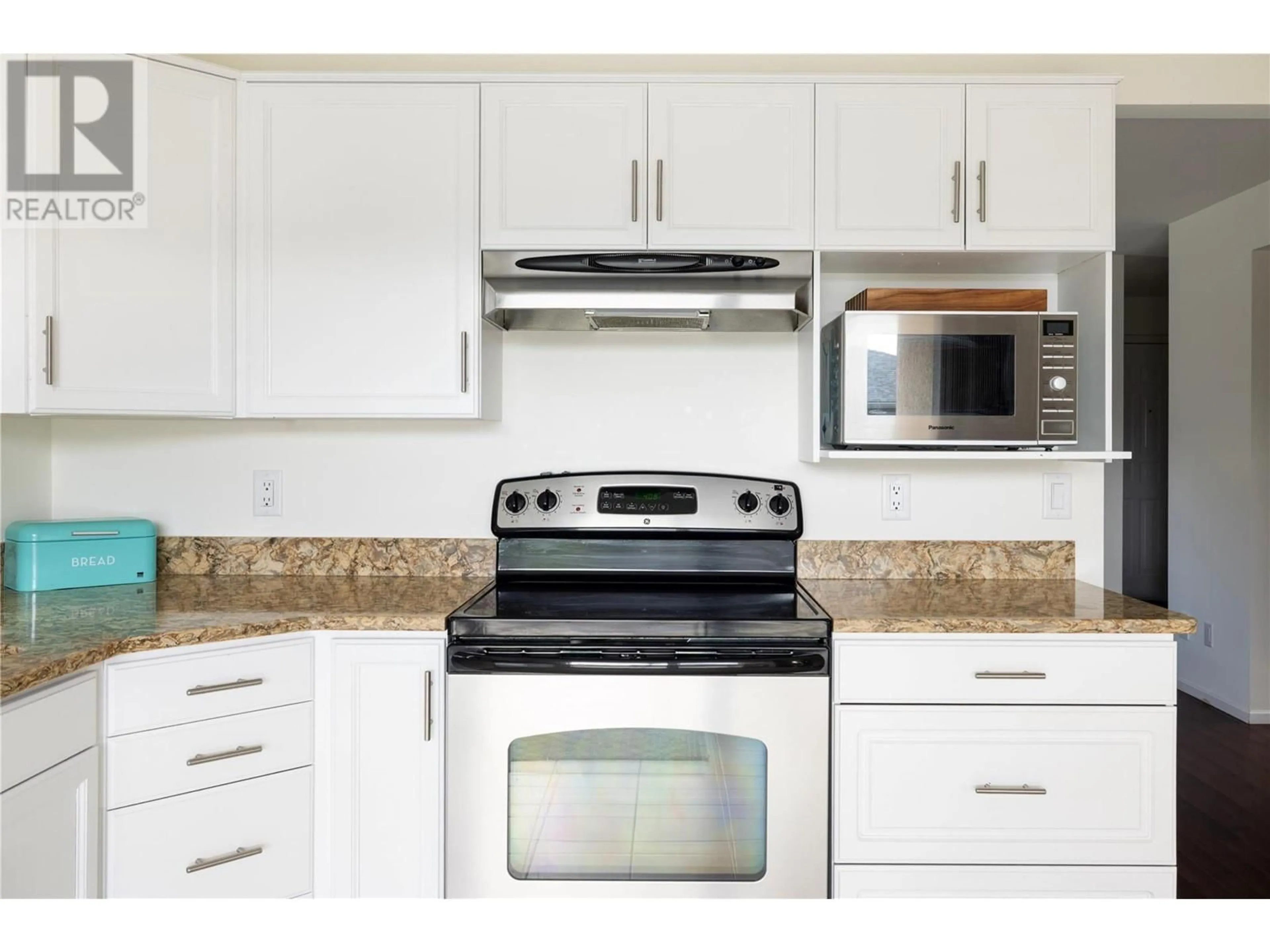 Standard kitchen, unknown for 133 - 595 YATES ROAD, Kelowna British Columbia V1V1P8