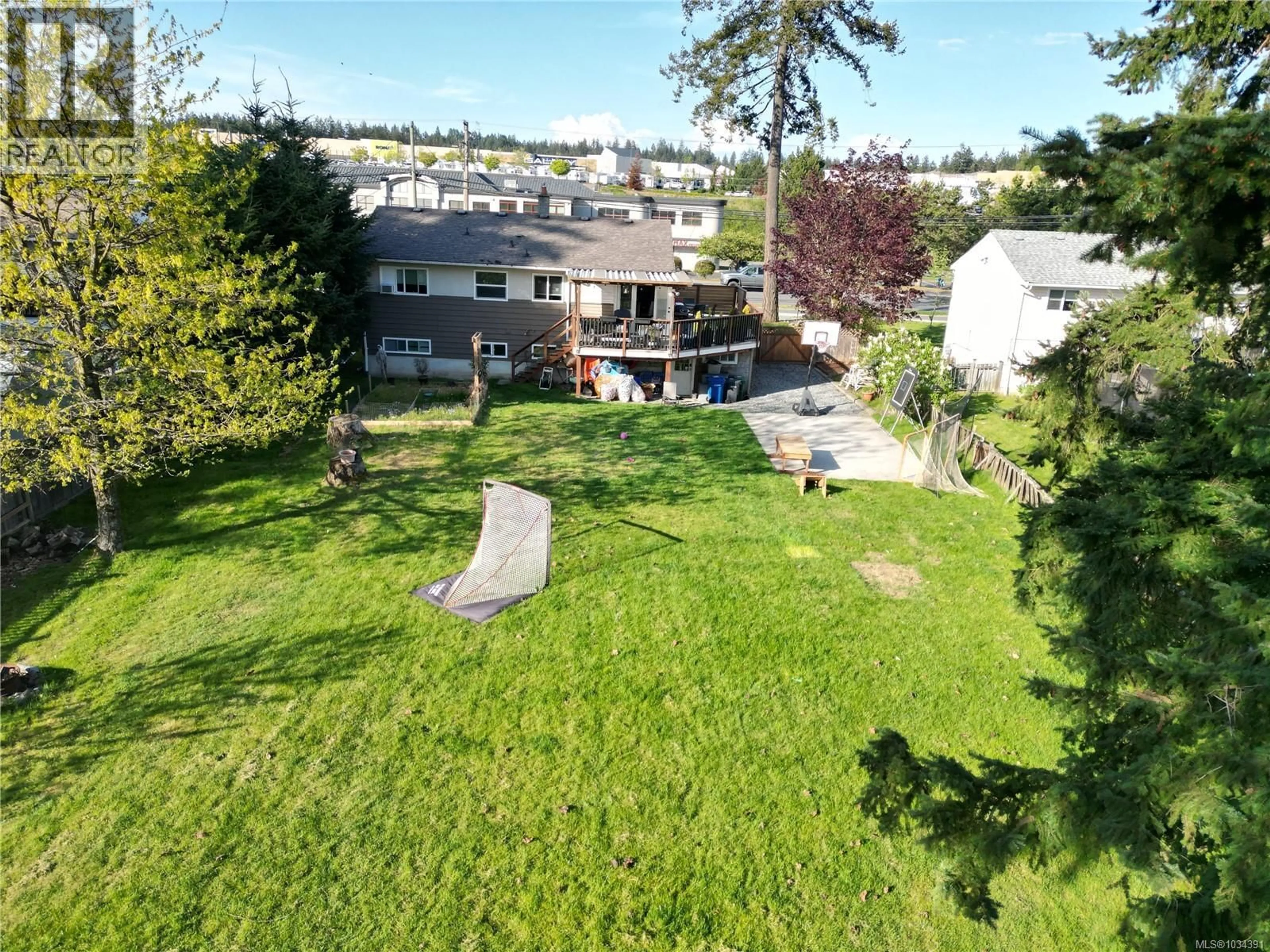 A pic from outside/outdoor area/front of a property/back of a property/a pic from drone, unknown for 5151 METRAL DRIVE, Nanaimo British Columbia V9T2K7