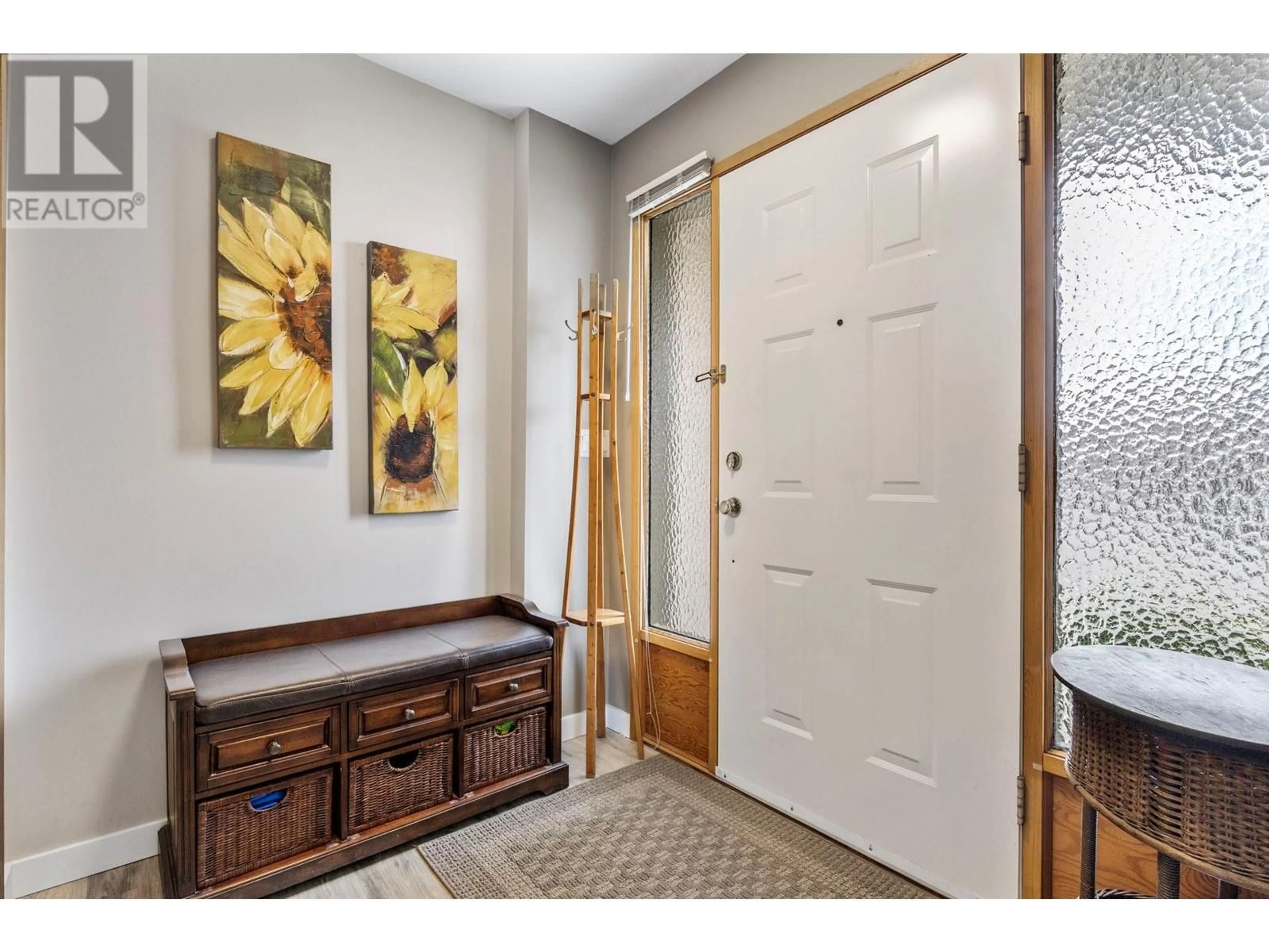Indoor entryway for 3445 BARBERRY STREET, Kelowna British Columbia V1W3V6